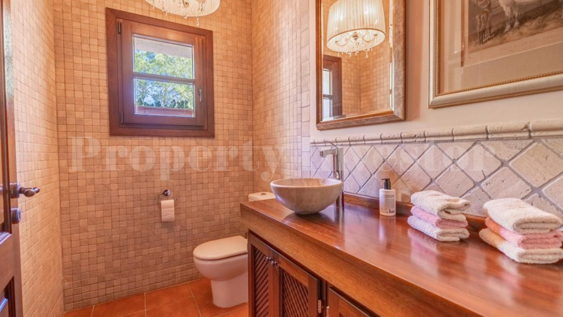 Красивая вилла на 4 спальни в традиционном  средиземноморском стиле в Портальс-Ноус, Майорка