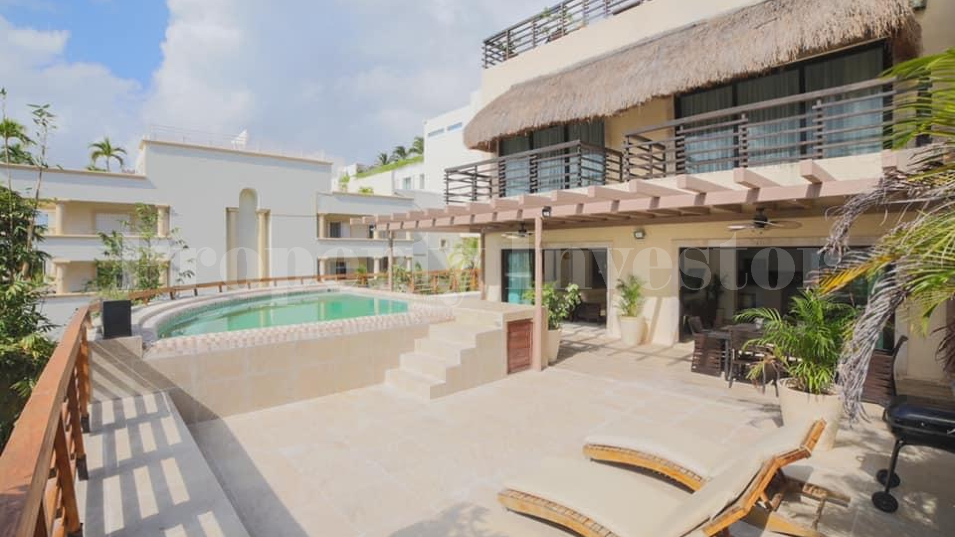 Продается портфолио из 10 апартаментов от 265,000$ в жилом бутик-комплексе на первой линии в Плайя Дель Кармен