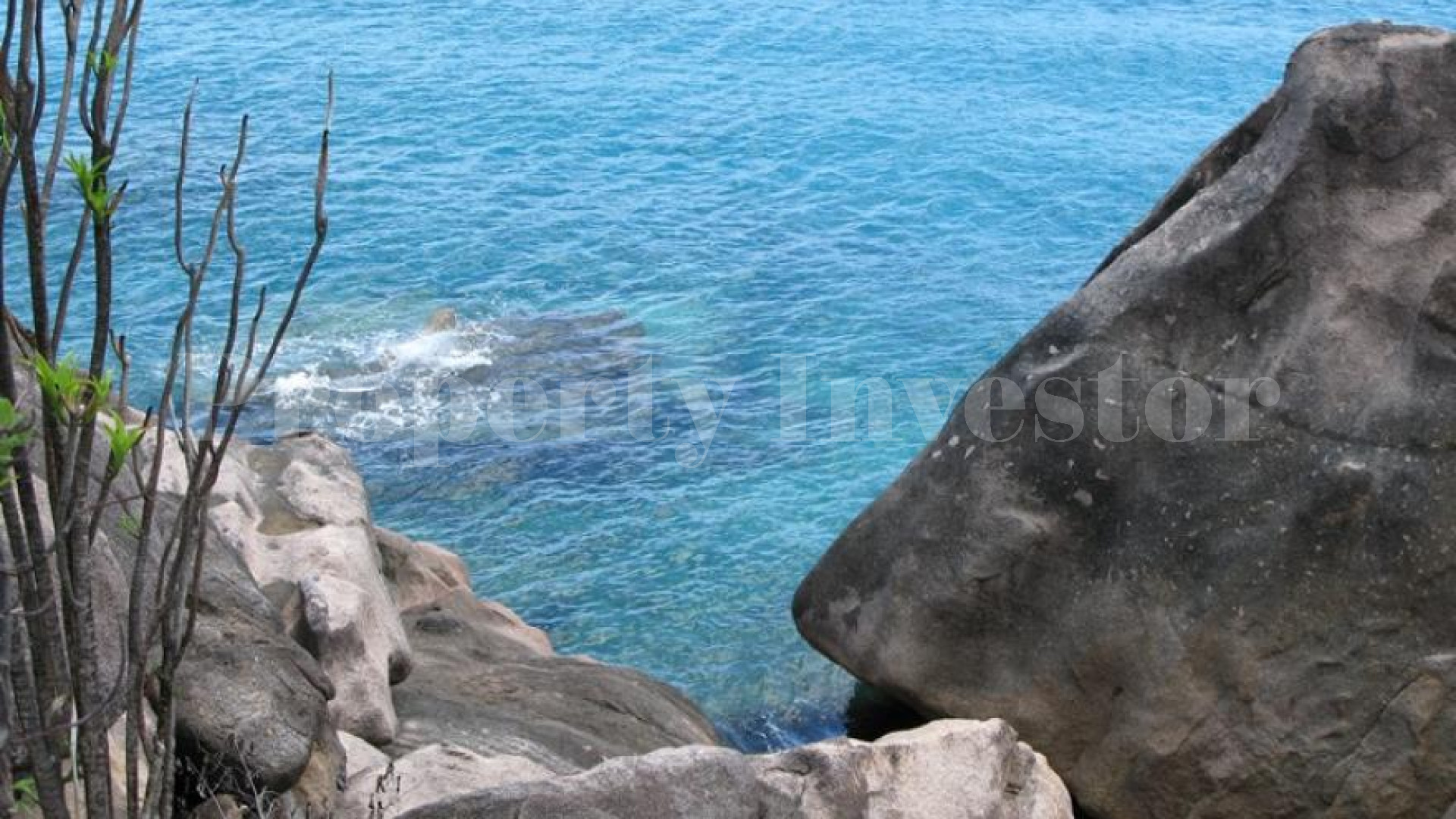 Large 4 Hectare Parcel of Land for Sale on Praslin Island