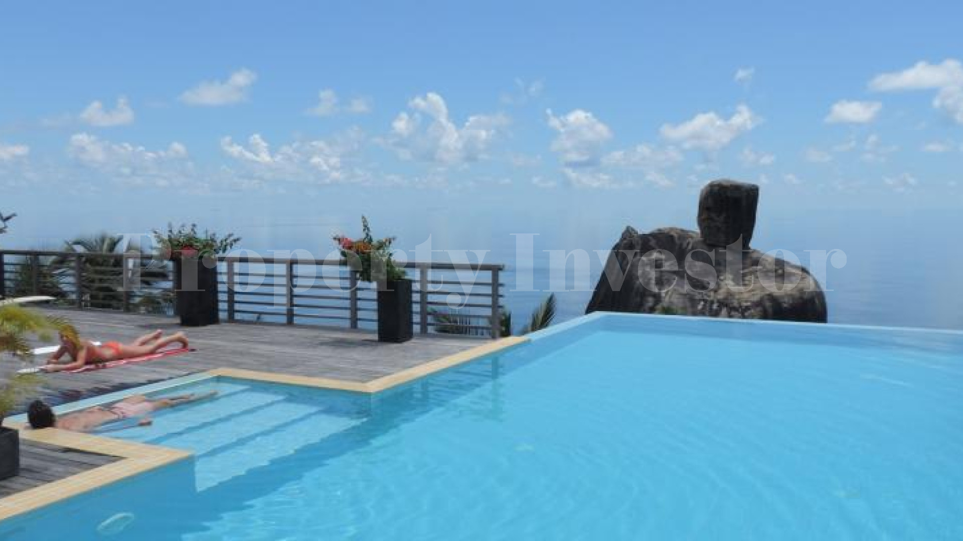 Fantastic 2 Bedroom Luxury Villa with Spectacular Panoramic Sea Views Overlooking Surfer's Beach, Seychelles