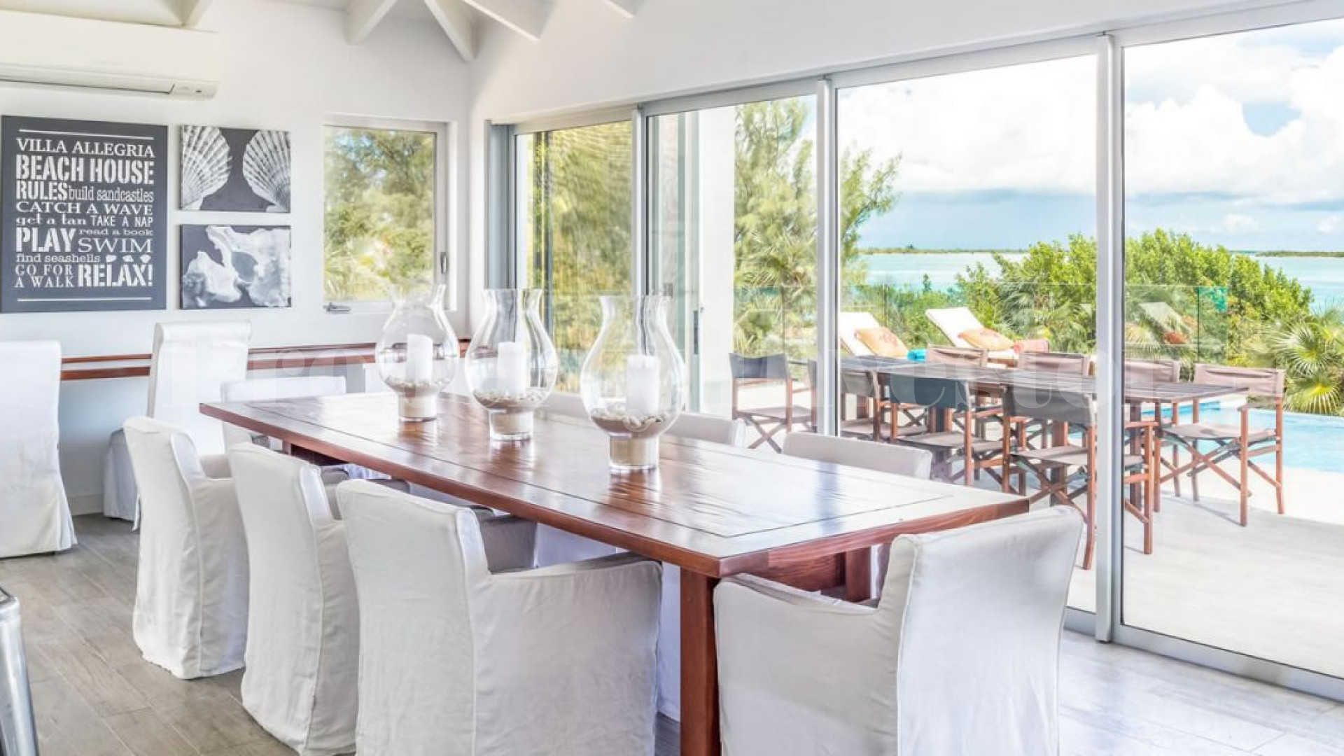 Прекрасный роскошный дом на пляже с 6 спальнями в Тёркс и Кайкос