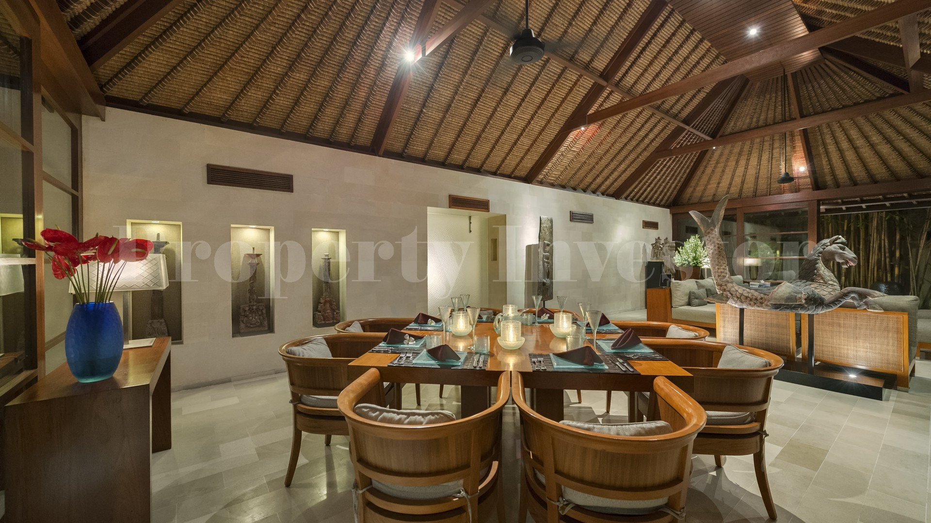 Chic 3 Bedroom Modern Balinese Villa in Prime Location for Sale in Seminyak, Bali