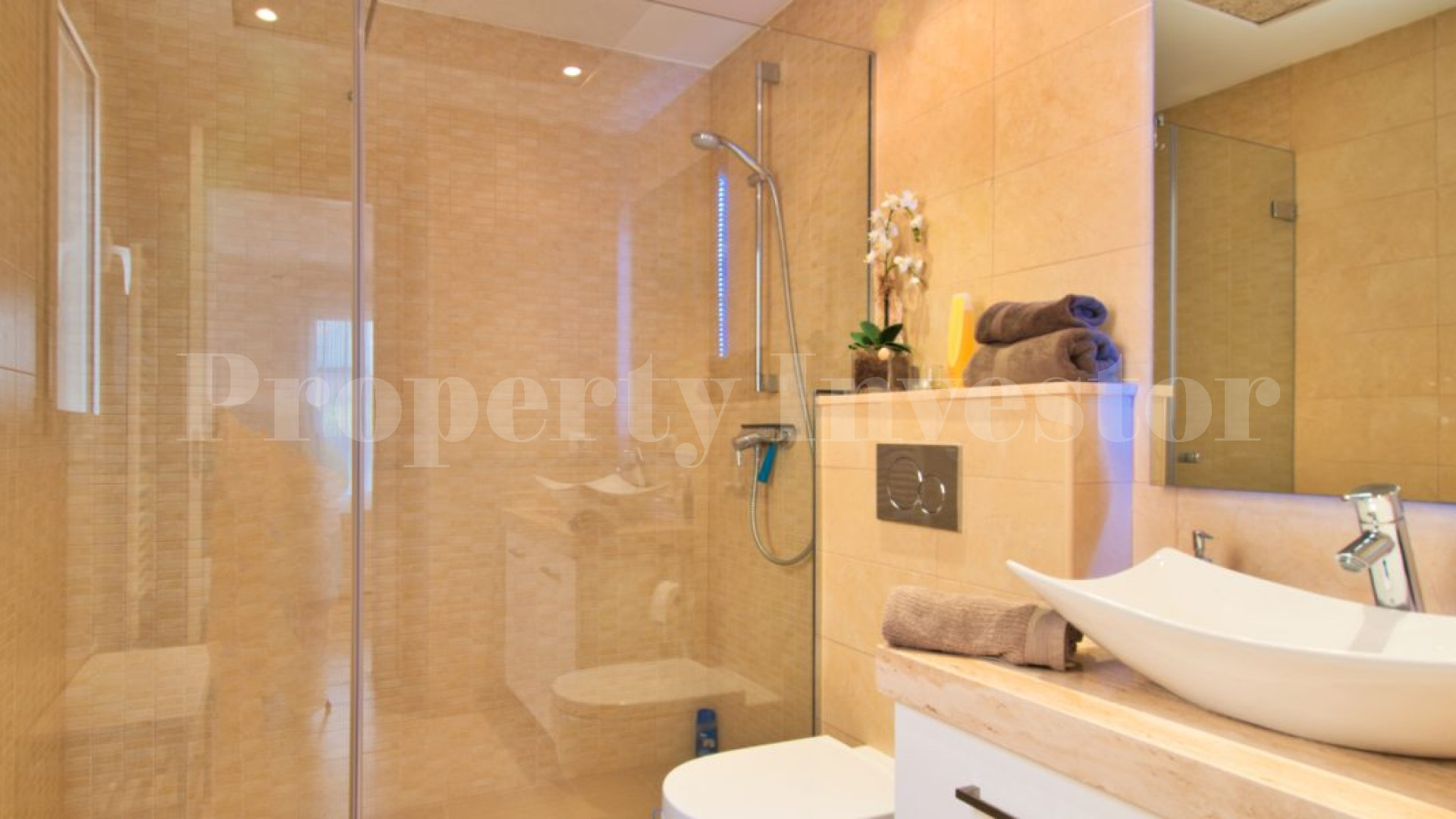 Modern 2 Bedroom Sea View Townhouse in Camp de Mar