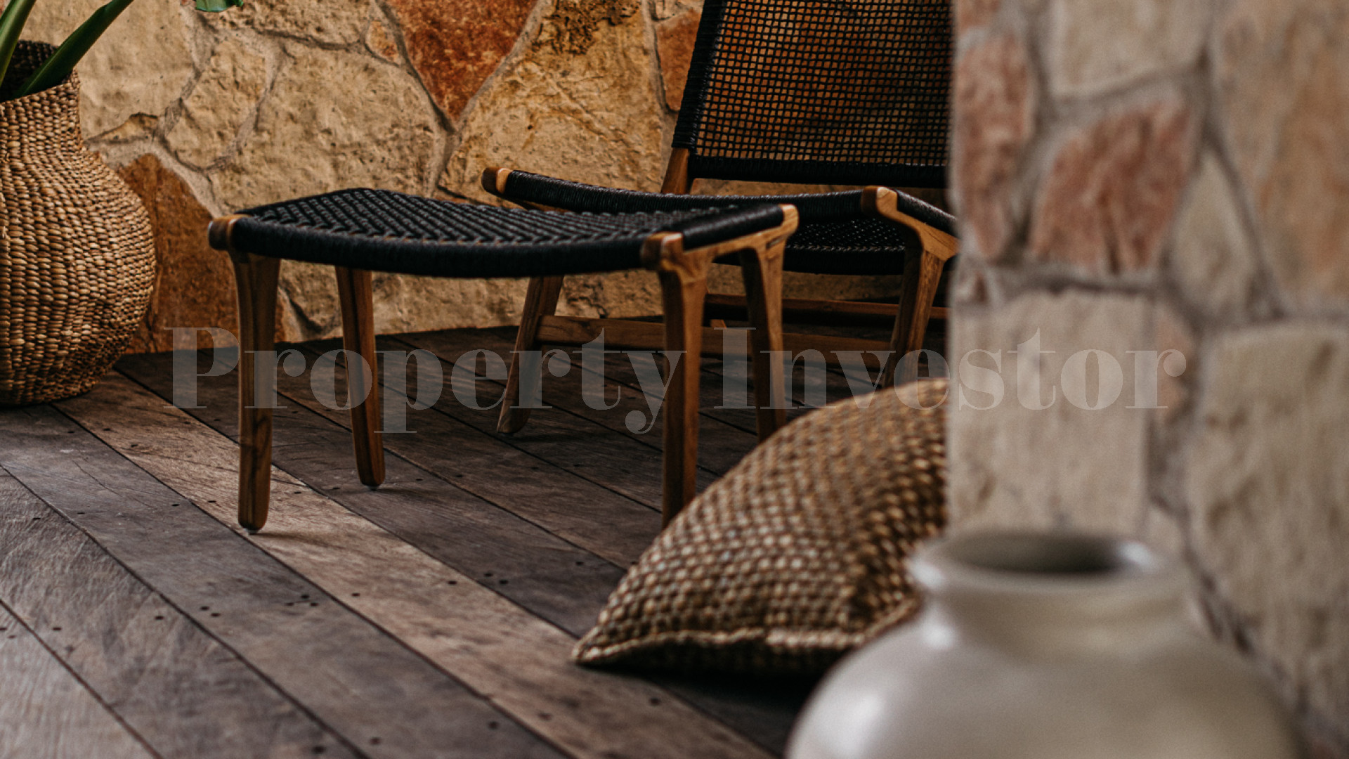 Elegant 6 Bedroom Luxury Boutique Estate & Retreat for Sale in Indonesia