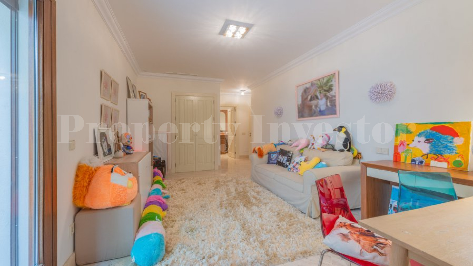 Classic 6 Bedroom Marbella Villa on the Golden Mile