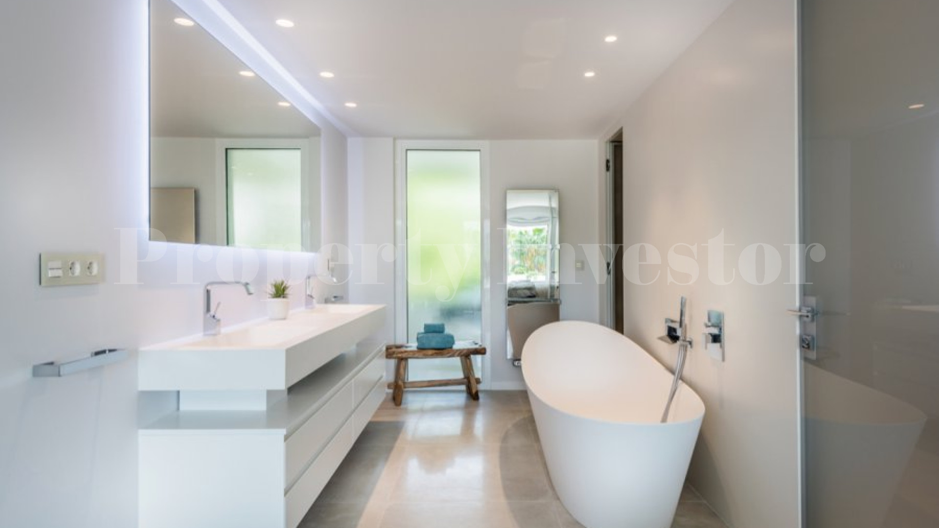 Spectacular 3 Bedroom Duplex Penthouse in Marbella