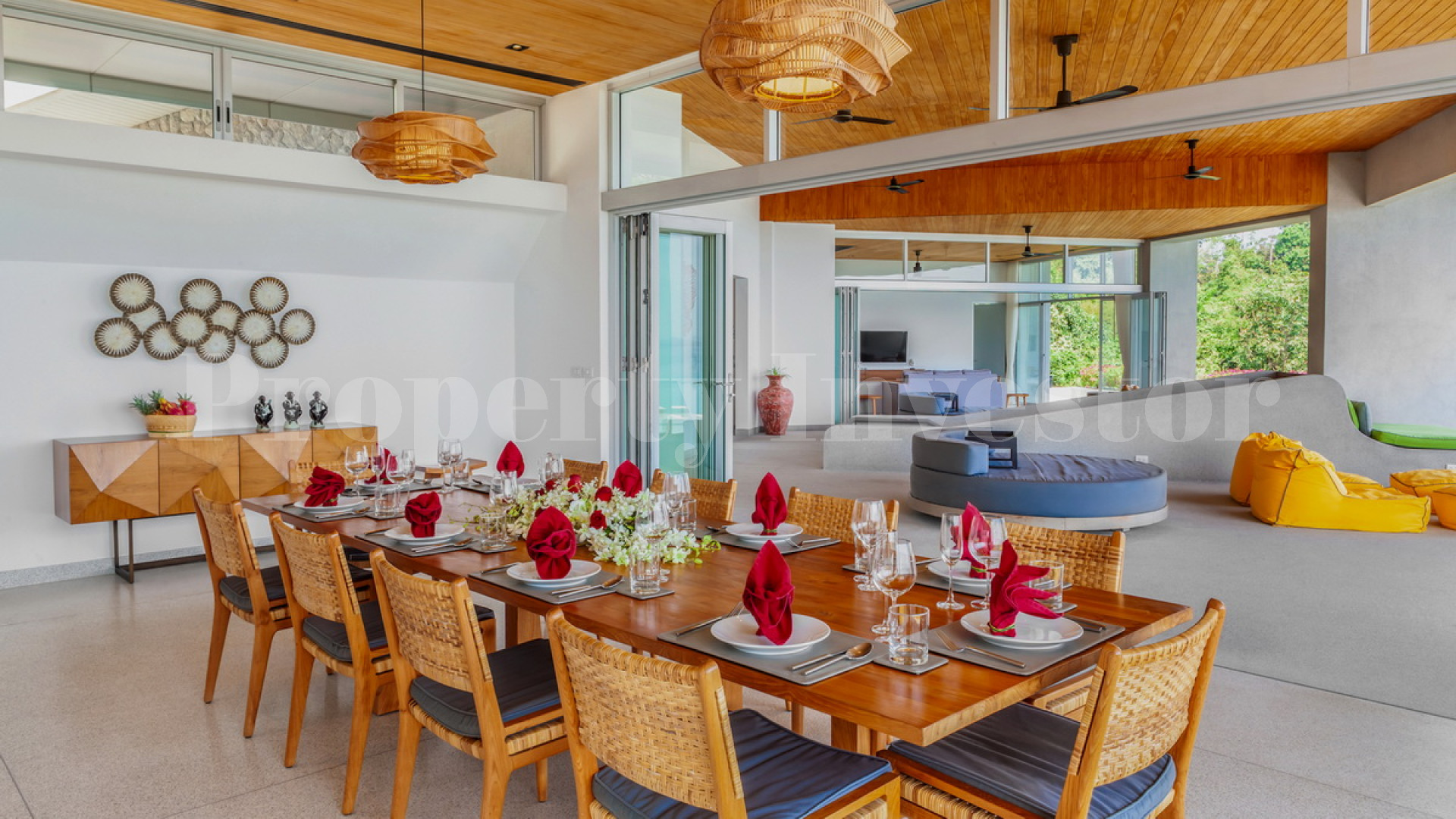 Неповторимая роскошная современная дизайнерская вилла в минималистическом стиле на 5 спален с изумительным выступающим инфинити бассейном на Пхукете