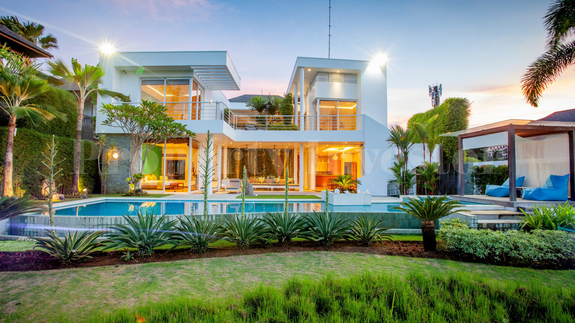 Magnificent 4 Bedroom Luxury Oceanview Villa in Private Gated Golf Community Near Dreamland Beach, Uluwatu, Bali