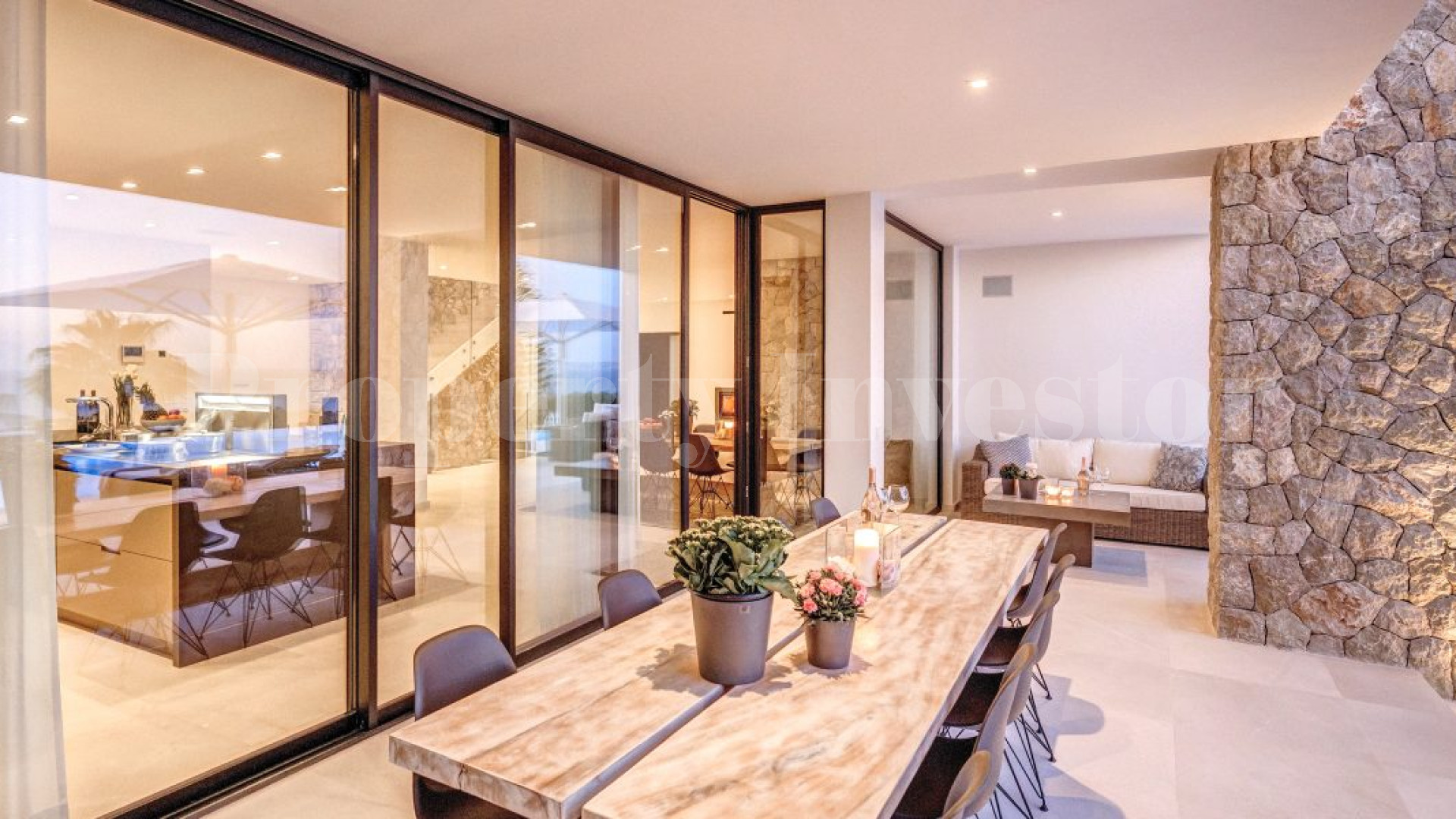 High End 8 Bedroom Luxury Villa in Anchorage Hill