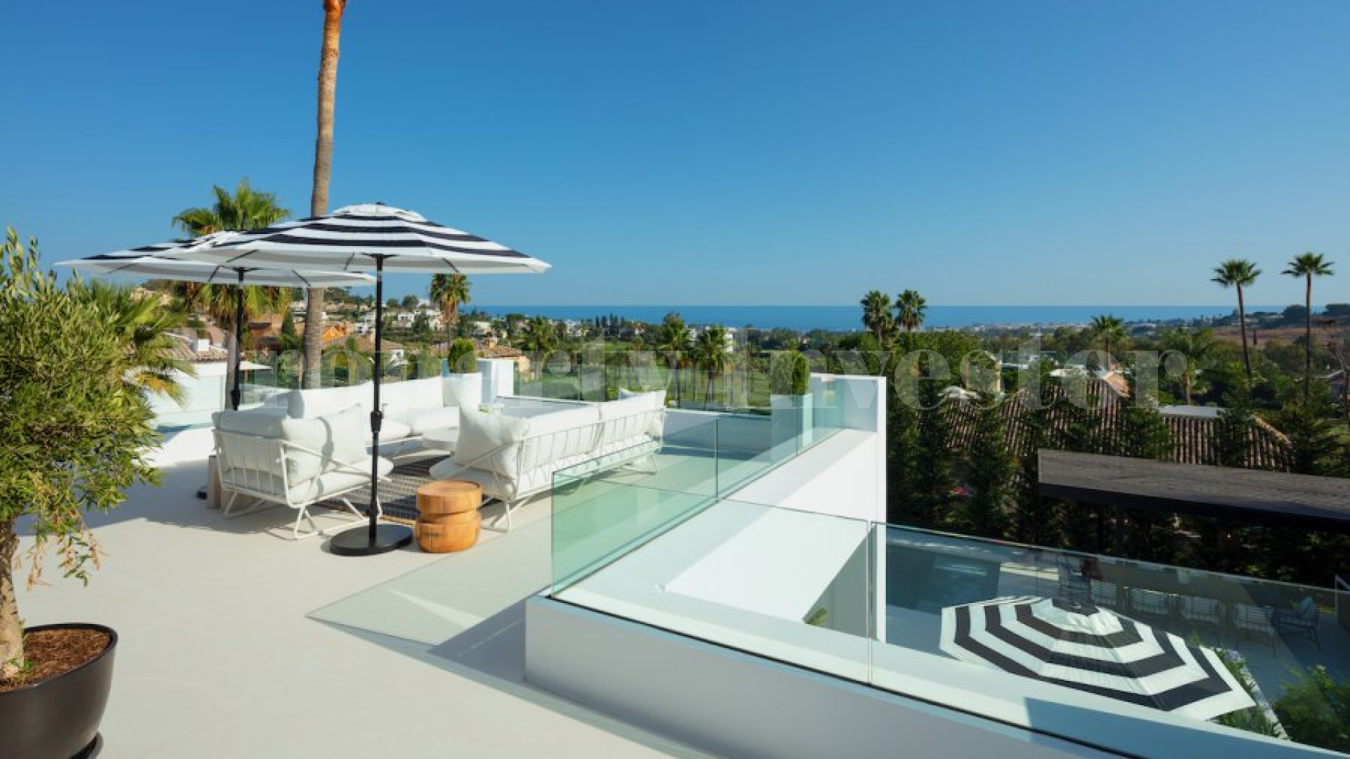 Красивая дизайнерская вилла с 5 спальнями в Нуэва Андалусия