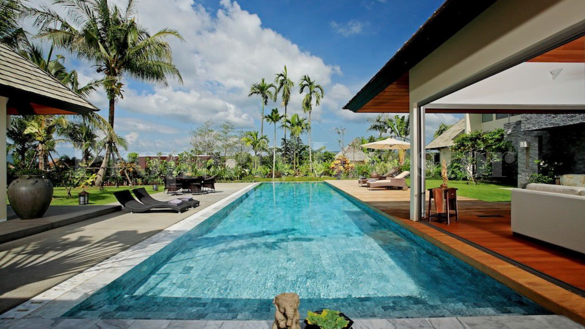 5 Bedroom Luxury Hillside Villa in Layan