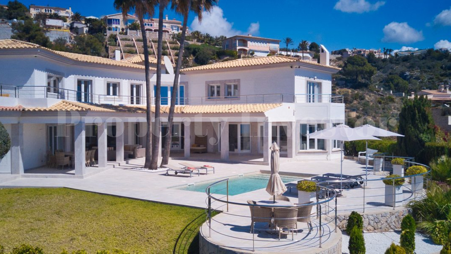 Роскошная вилла с 4 спальнями с видом на море в лучшем районе в Порт Андрач