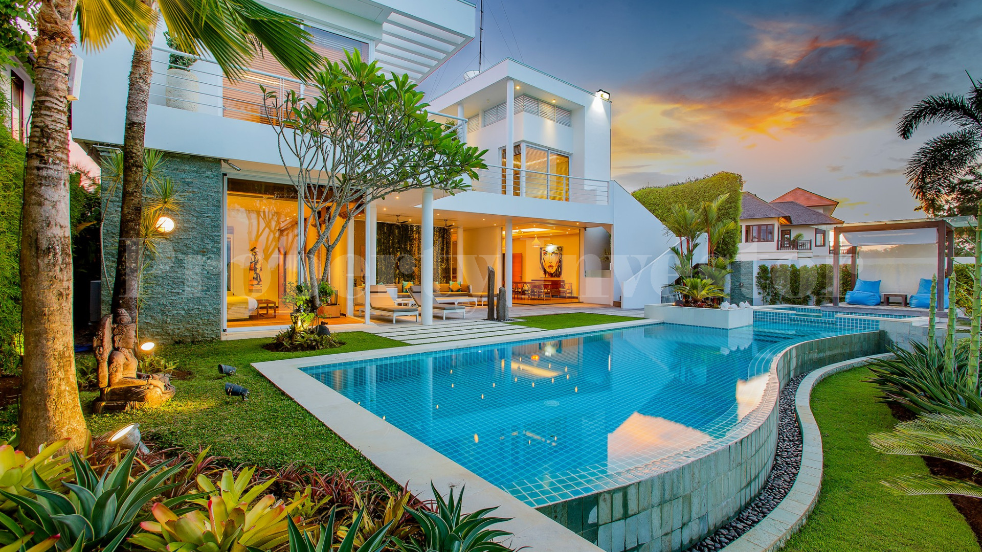 Magnificent 4 Bedroom Luxury Oceanview Villa in Private Gated Golf Community Near Dreamland Beach, Uluwatu, Bali