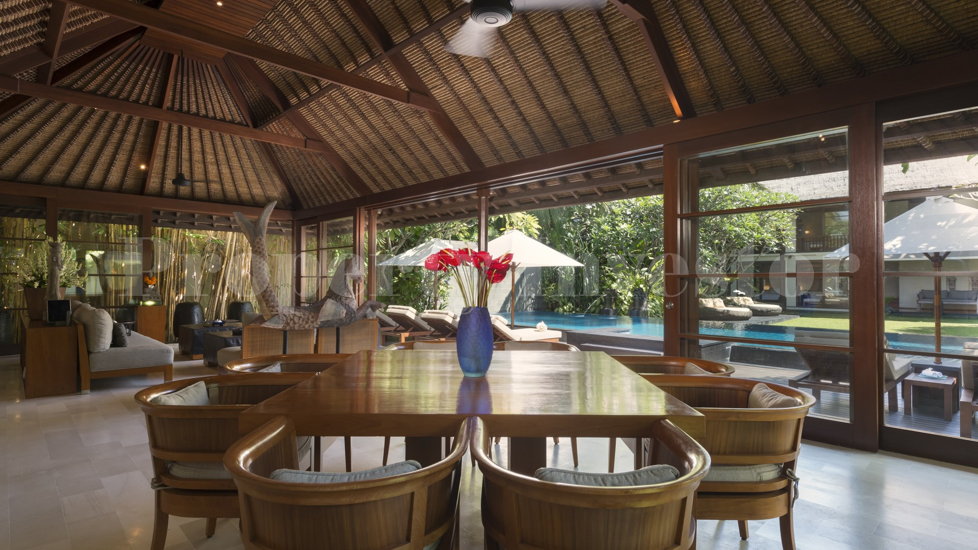 Chic 3 Bedroom Modern Balinese Villa in Prime Location for Sale in Seminyak, Bali