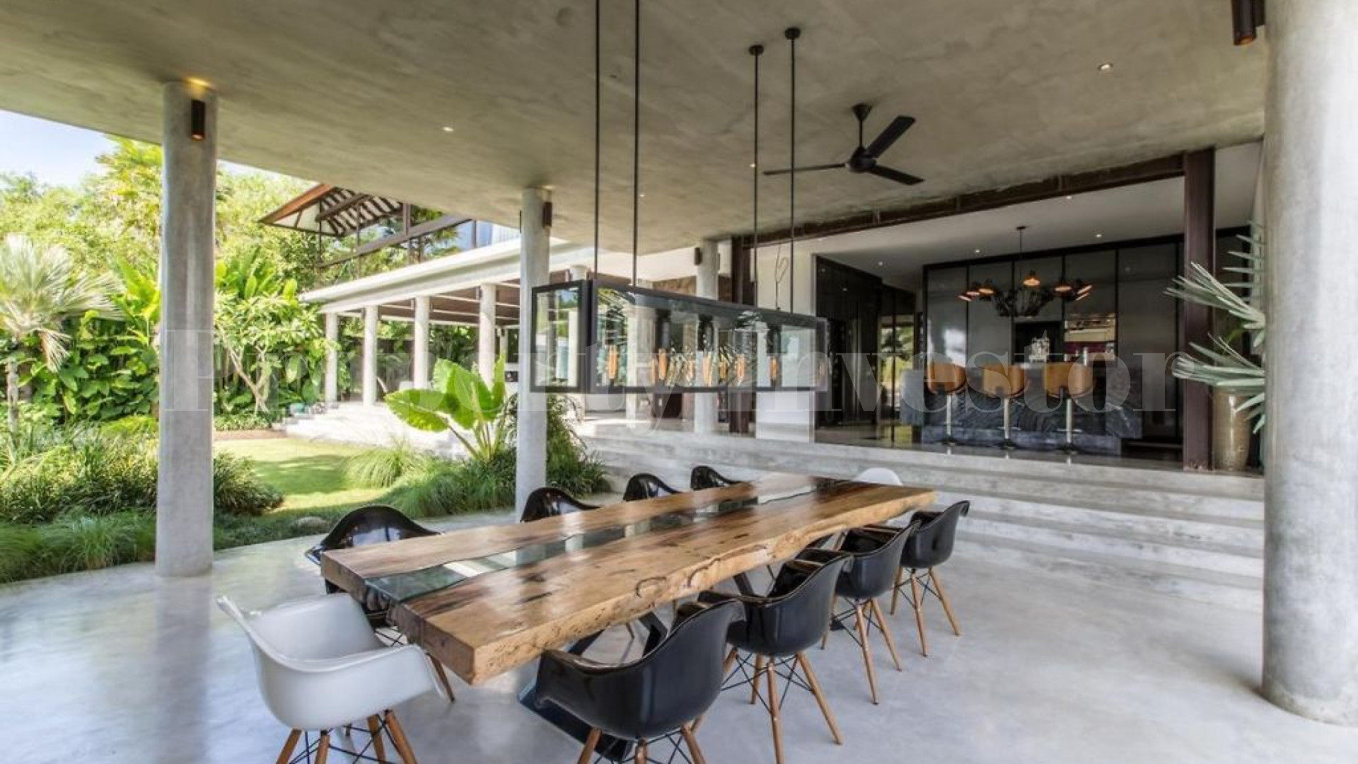 Impressive 4 Bedroom Contemporary Luxury Villa with Spectacular Valley Views for Sale in Uluwatu, Bali