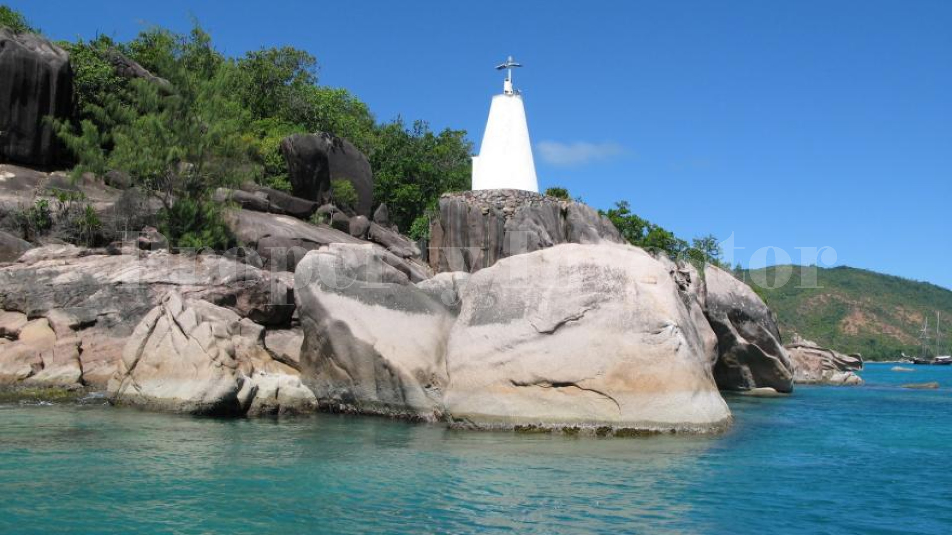 Large 4 Hectare Parcel of Land for Sale on Praslin Island