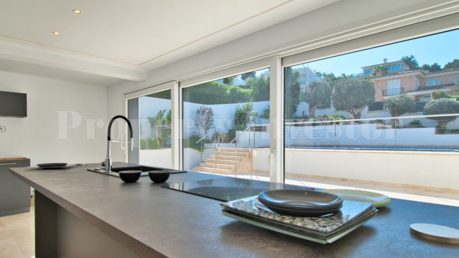 Modern 5 Bedroom Villa with Sea Views in Nova Santa Ponsa