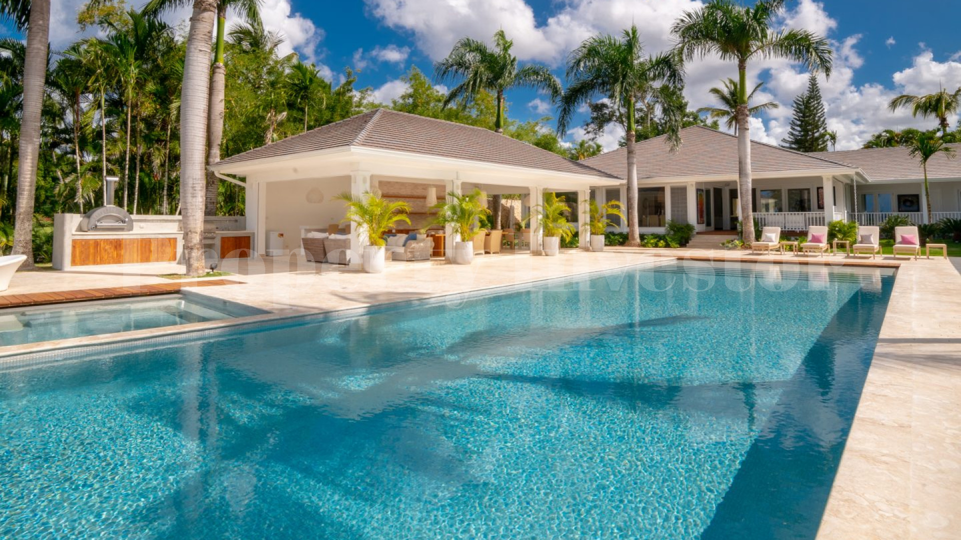 Modern Colonial 7 Bedroom Luxury Villa with Fabulous Golf & Ocean Views for Sale in La Romana, Dominican Republic