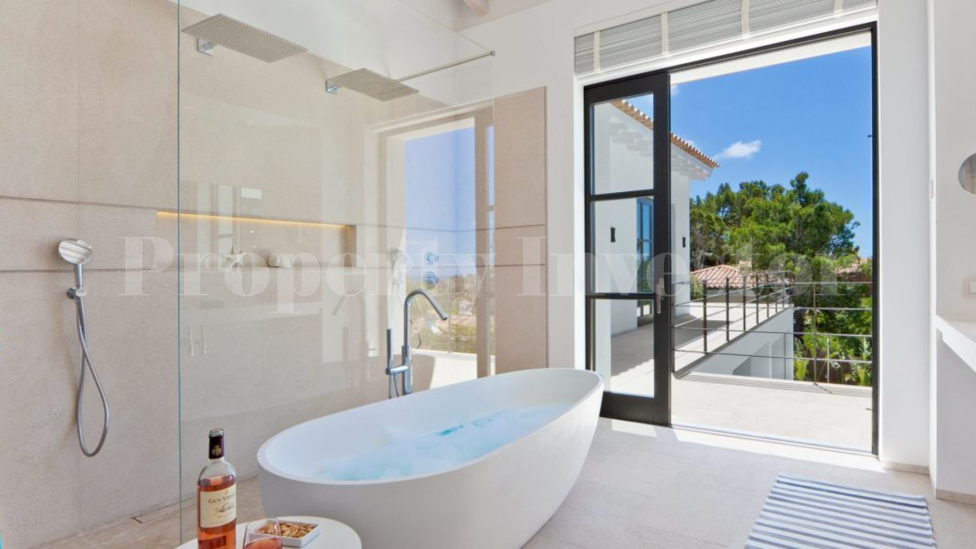 Modern 4 Bedroom Villa with Exclusive Design Concept & Partial Sea Views in Port Andratx