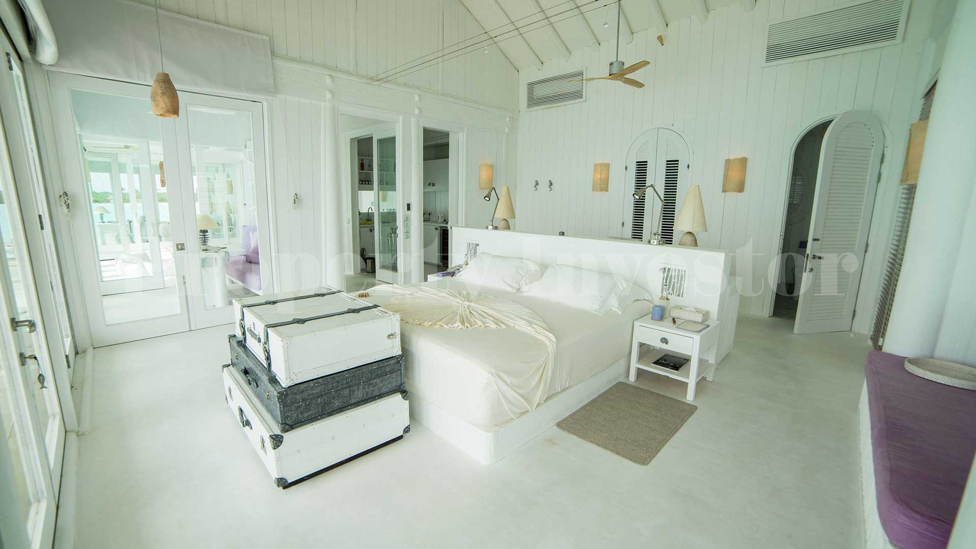 Вилла на воде с 3 спальнями и водной горкой на Мальдивах