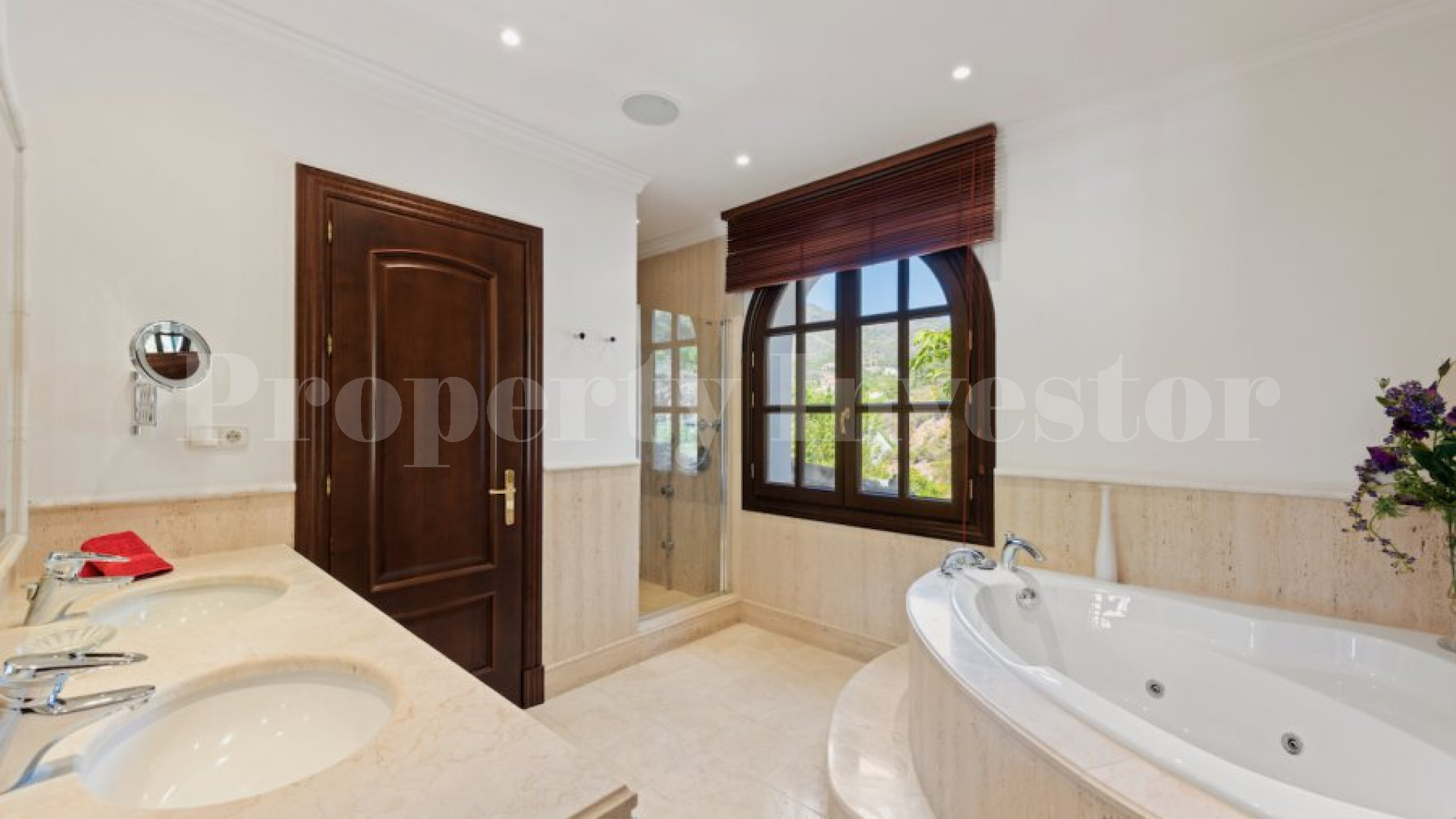 5 Bedroom Luxury Hillside Villa in La Zagaleta