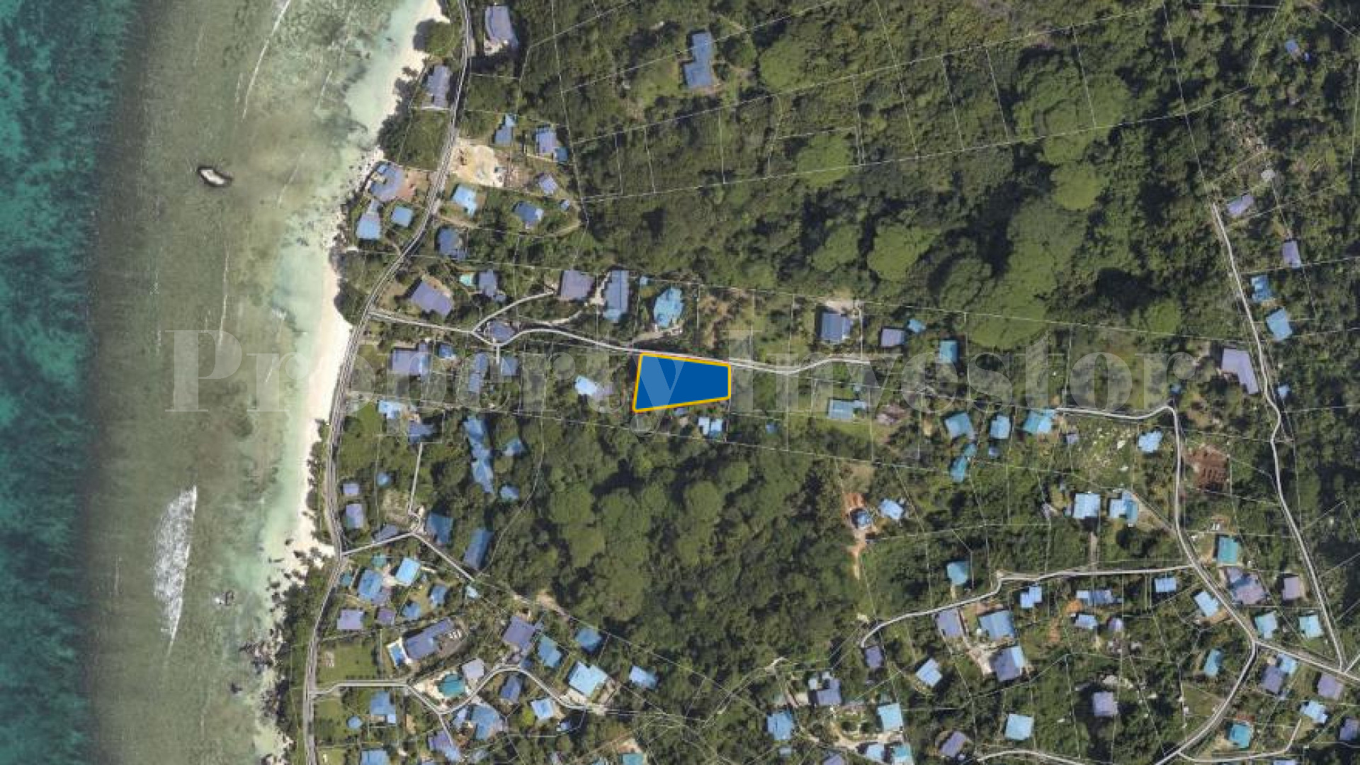 Восхитительный участок земли 0,16 га с панорамным видом на море рядом с пляжем Бо-Валлон на Сейшелах