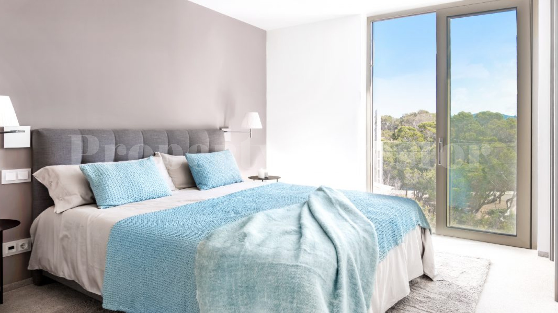 5 Bedroom First Line Sea View Villa in Nova Santa Ponsa