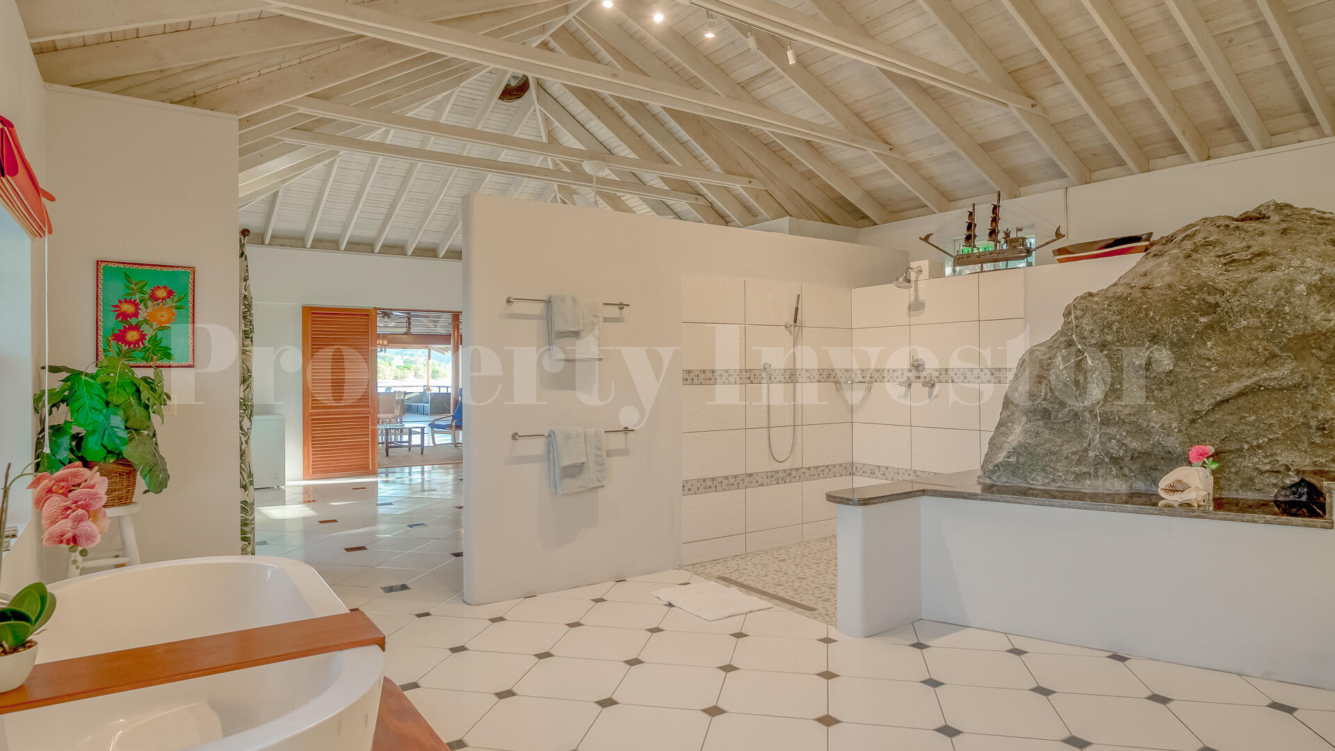 Fabulous 4 Bedroom Private Island Residence for Sale in Guanaja, Honduras