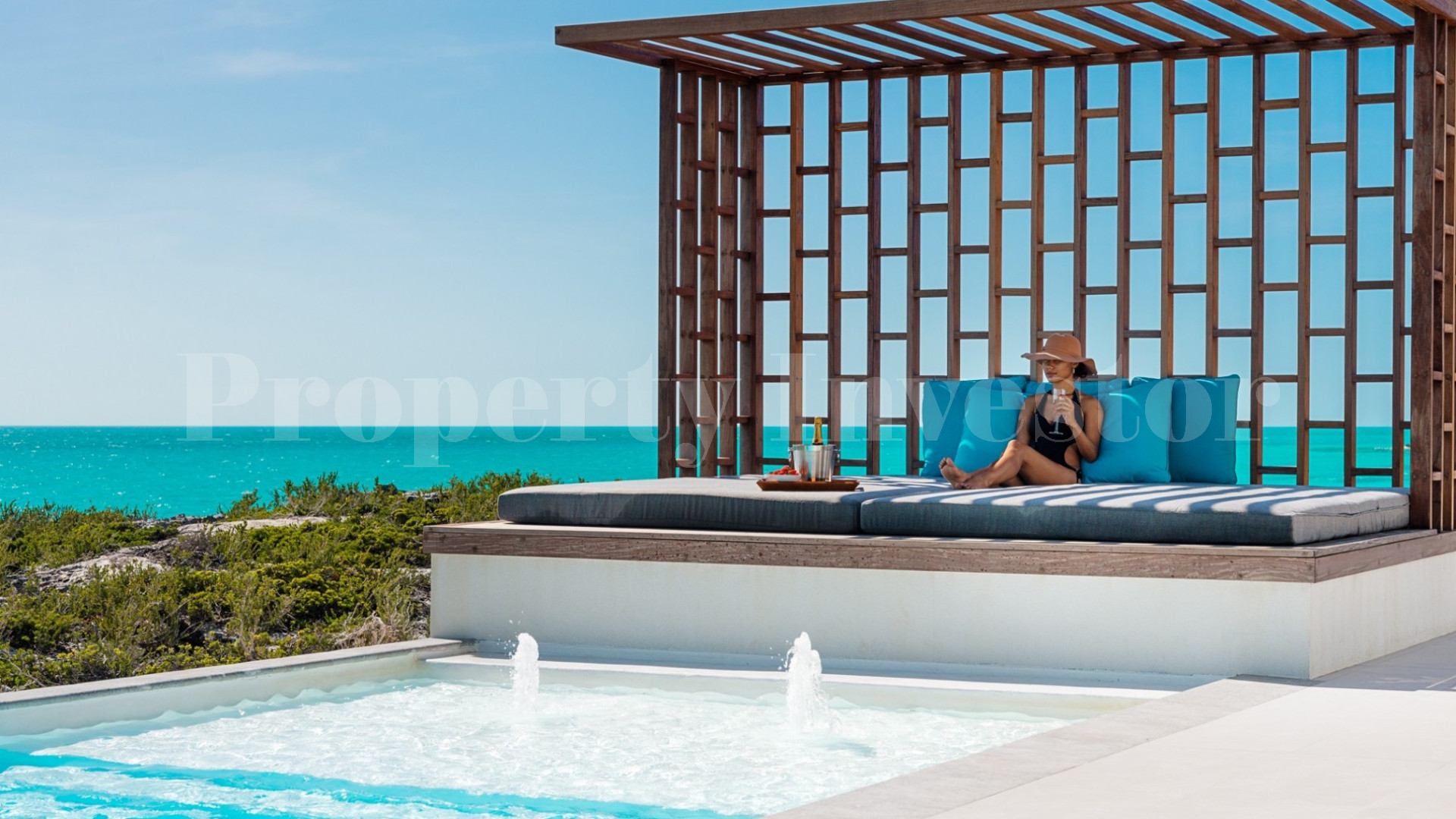 Stunning 6 Bedroom Beachfront Villa in Turk & Caicos