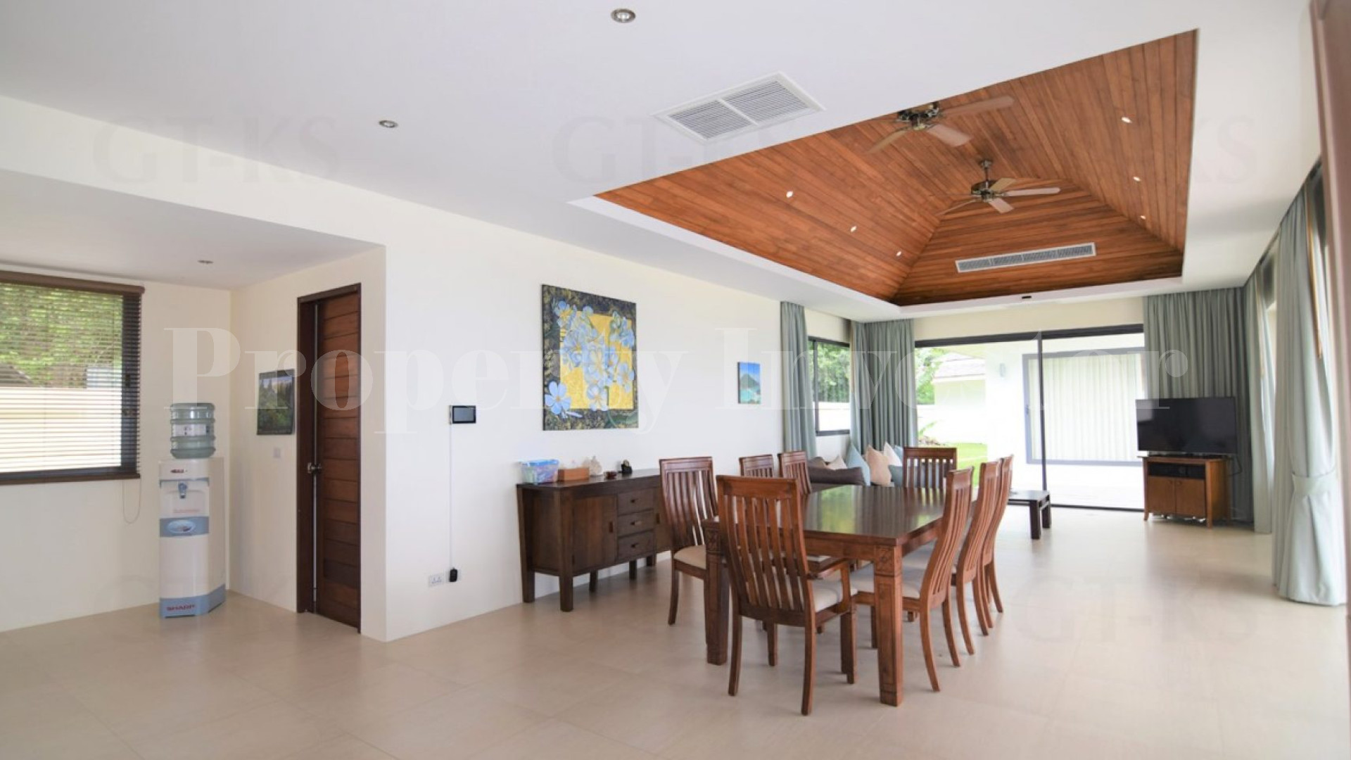 Stunning 4 Bedroom Modern Beachfront Villa with Private Beach Access for Sale in Koh Samui, Thailand