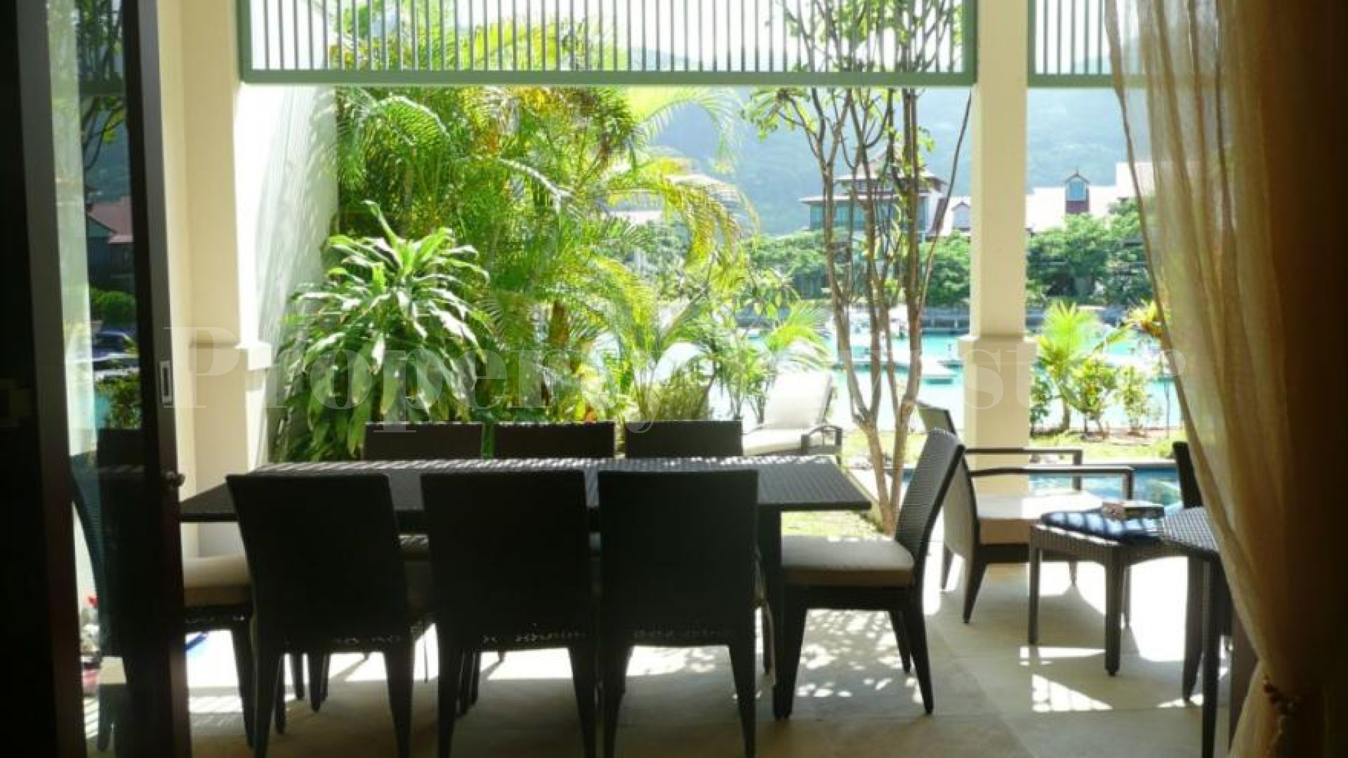 Продаётся роскошный комфортабельный дом с 3 спальнями на Сейшелах