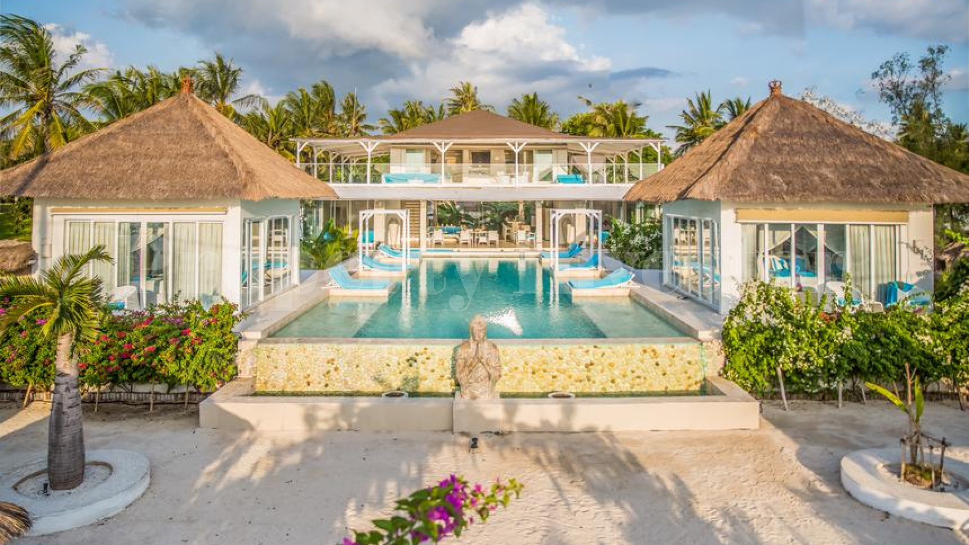 Popular 9 Bedroom Villa (Boutique Hotel) for Sale in Gili Trawangan, Indonesia