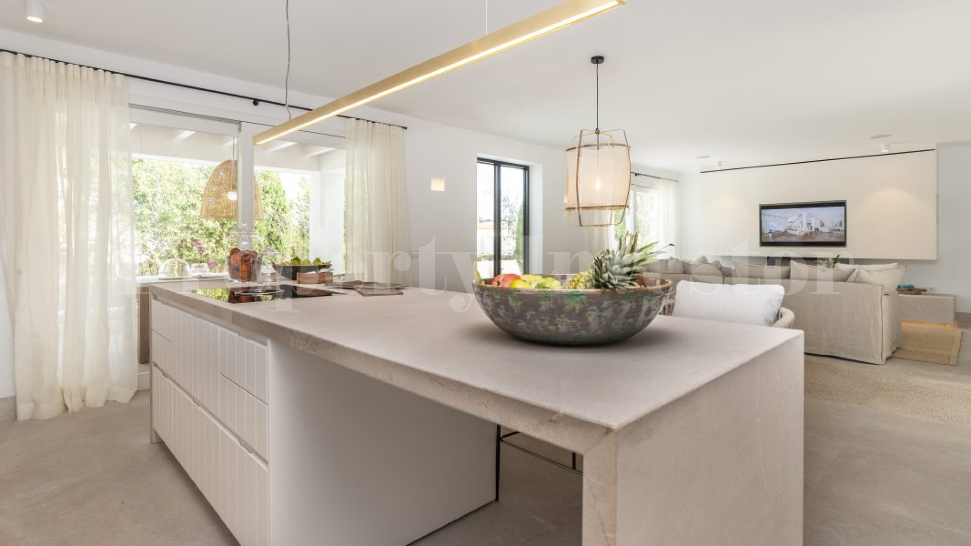 4 Bedroom Sea View Beach Villa in Nova Santa Ponsa