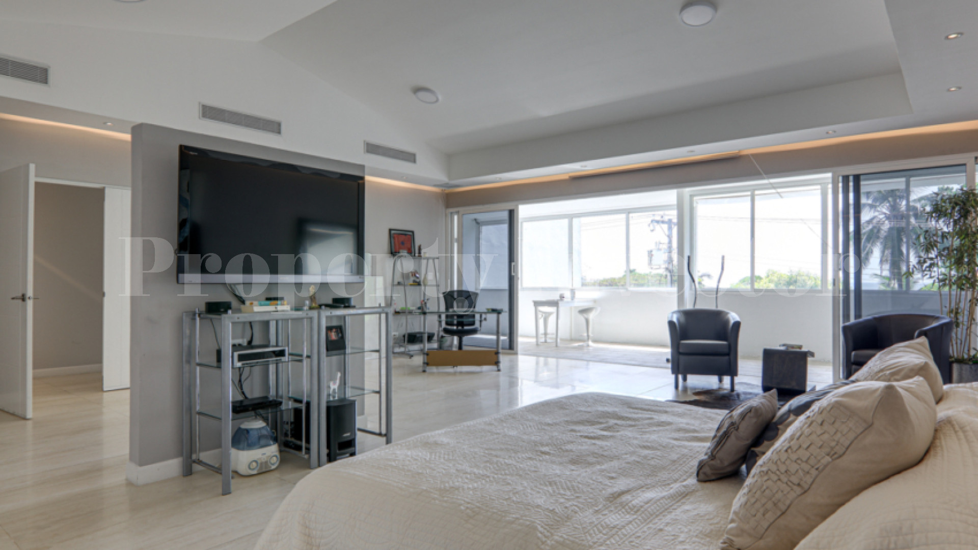 Beautifully Renovated 4 Bedroom Modern Three-Storey Home for Sale in Paitilla, Panama City