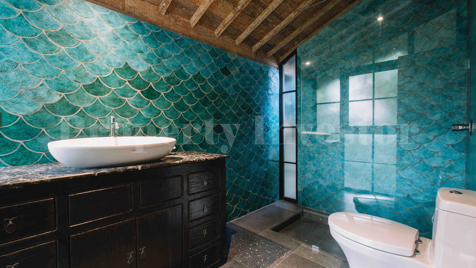 Stunning 3 Bedroom Luxury Joglo Villa with Traditional Javanese Flare for Sale in Pererenan, Bali