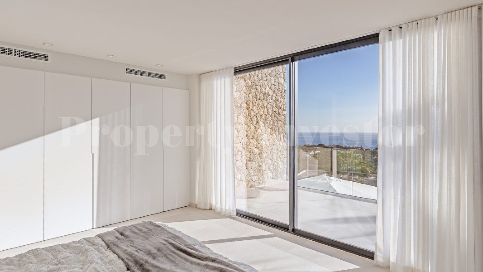 High End 8 Bedroom Luxury Villa in Anchorage Hill