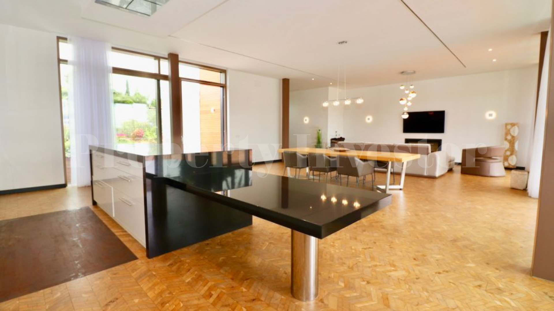 6 Bedroom Designer Villa with Amazing Garden, Pool & Rooftop Terrace in Nueva Andalucia, Marbella