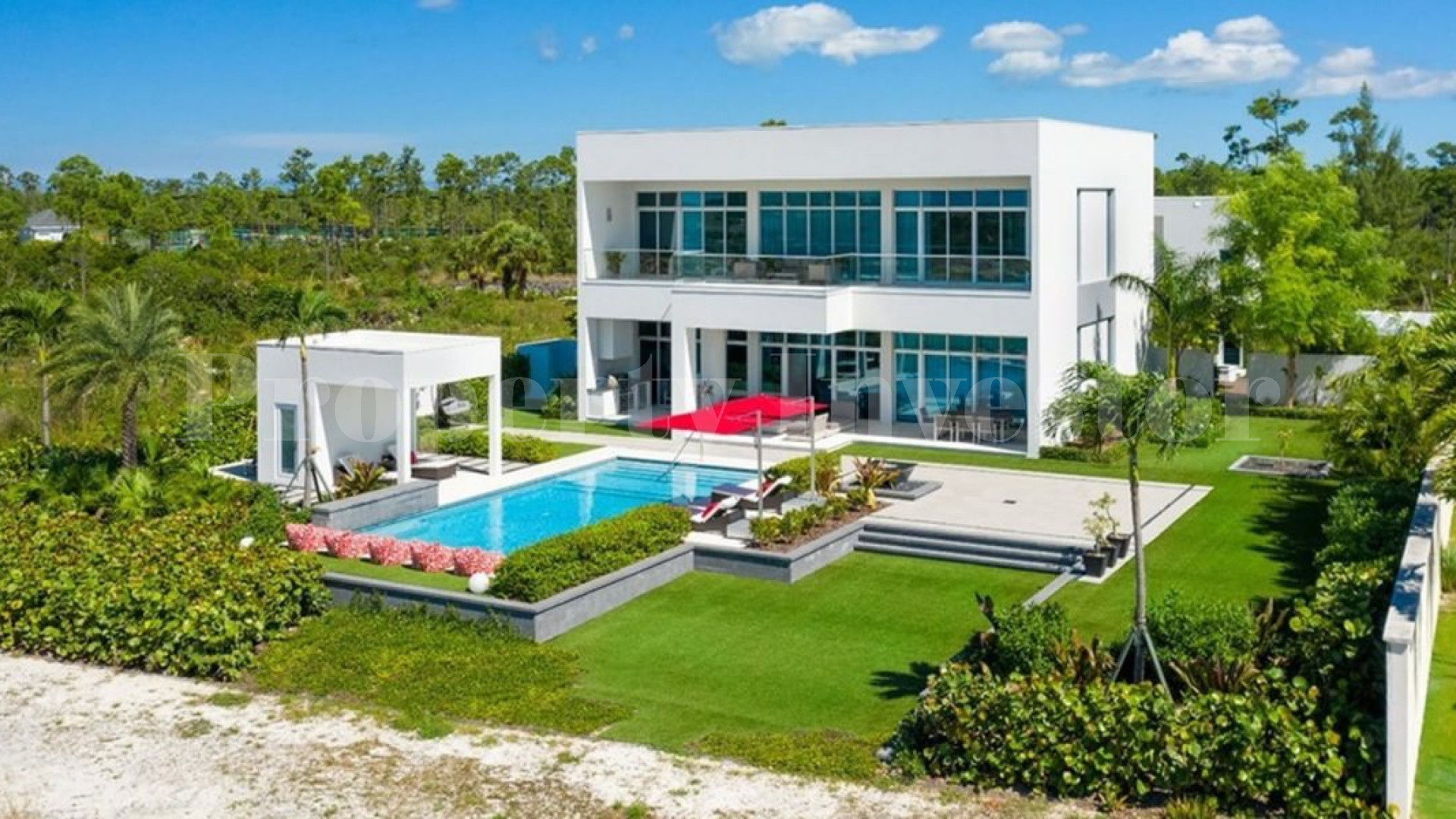 Magnificent 5 Bedroom Luxury Designer Community Golf Villa for Sale in New Providence, Bahamas