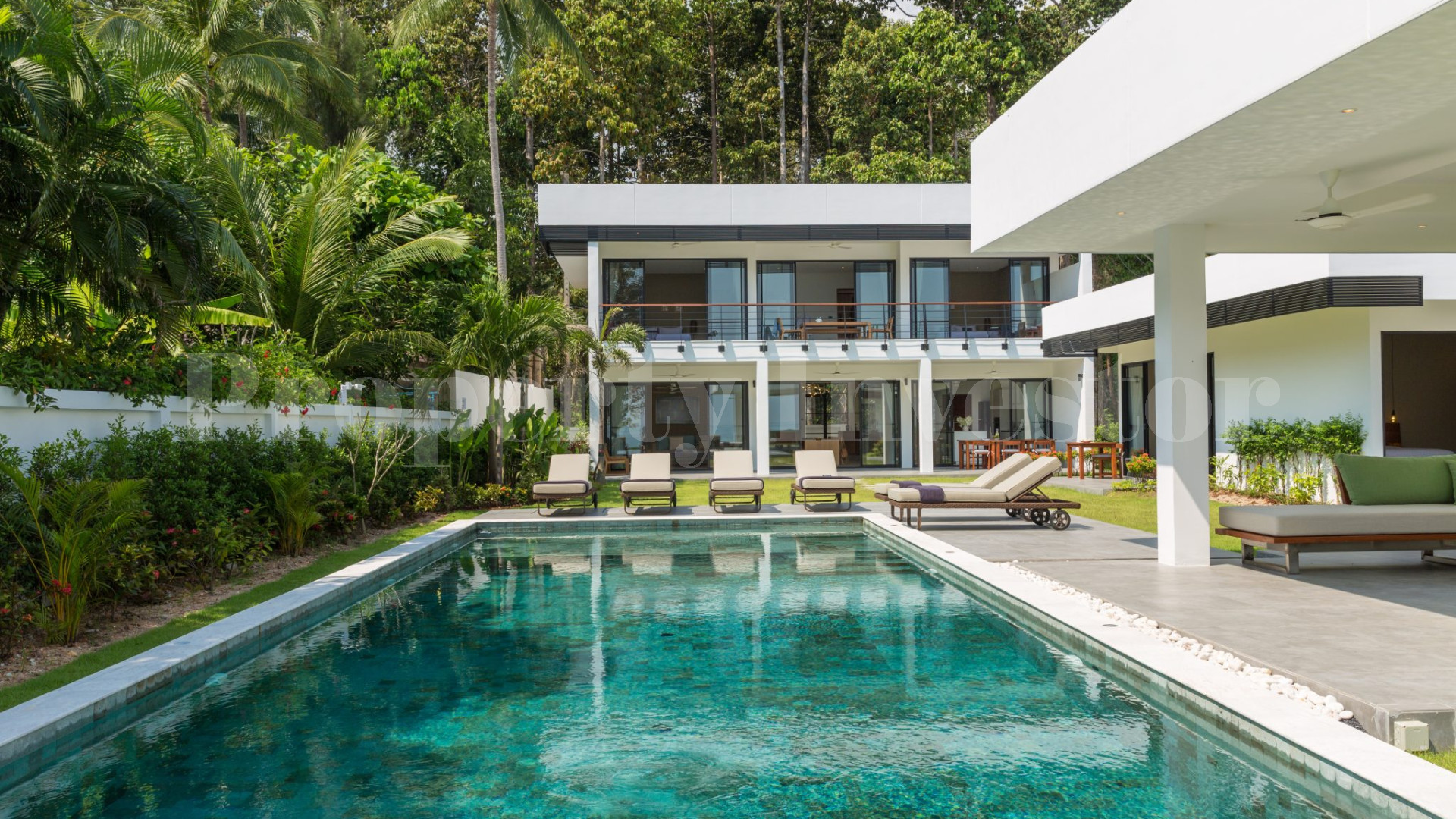 Продаётся идеальная современная вилла с 7 спальнями на пляже в Самуи