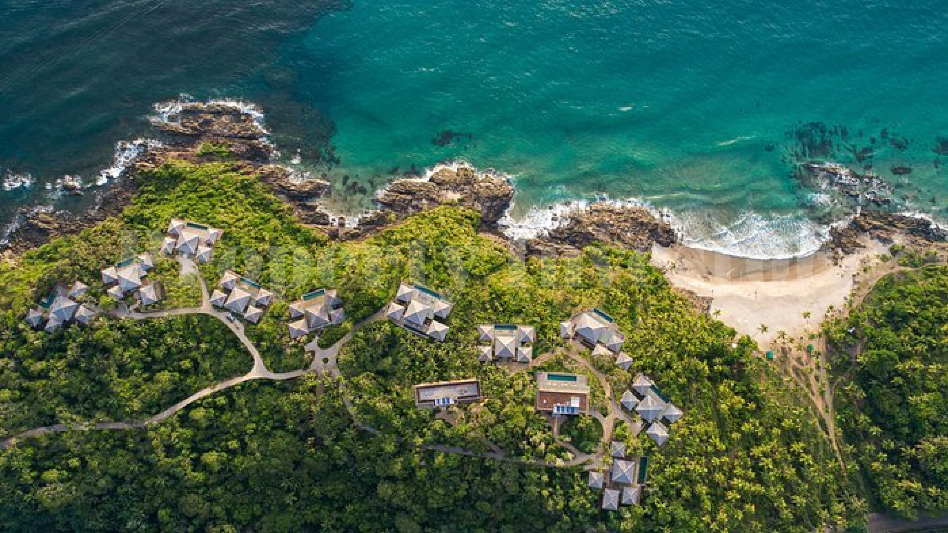 Продаётся восхитительная роскошная курортная вилла на 6 спален на пляже в Итакаре, Бразилия