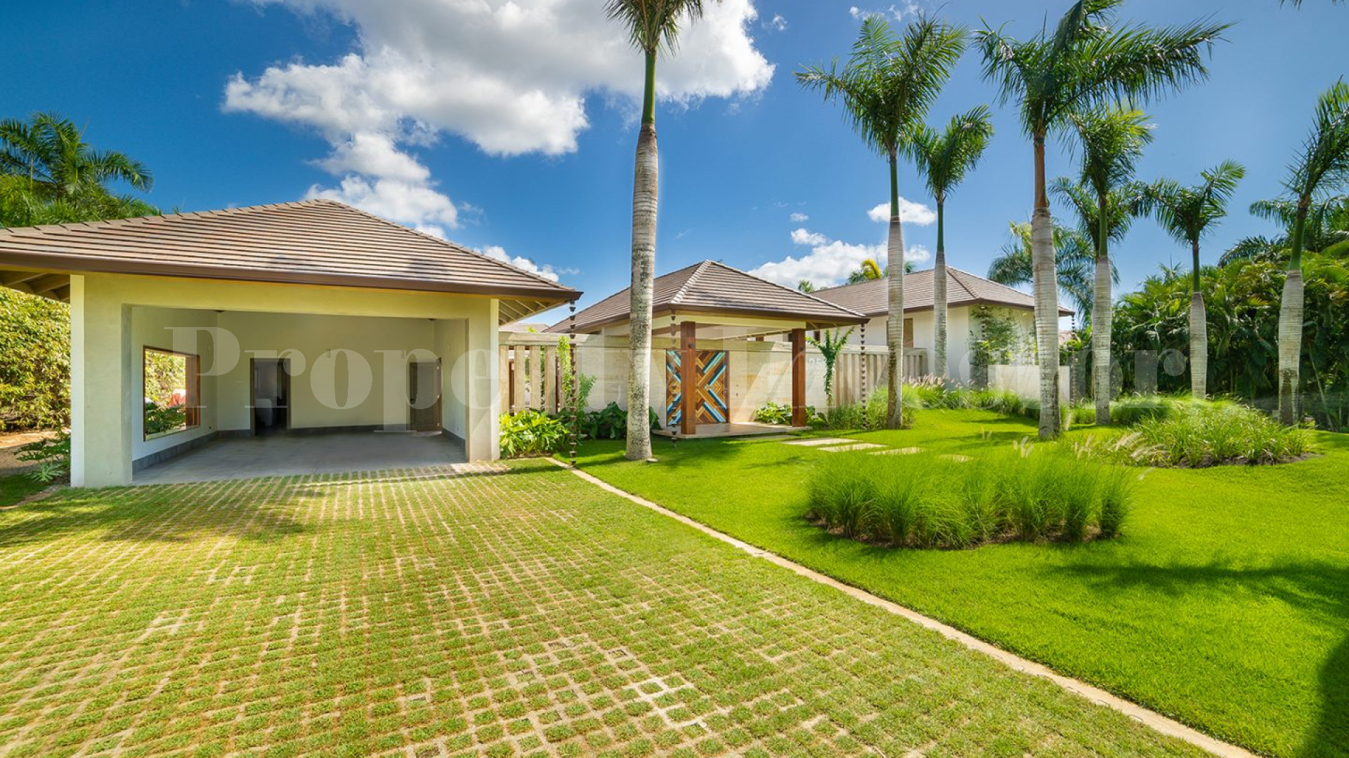 Exquisite 5 Bedroom Villa with Stunning Golf & Ocean Views for Sale in La Romana, Dominican Republic