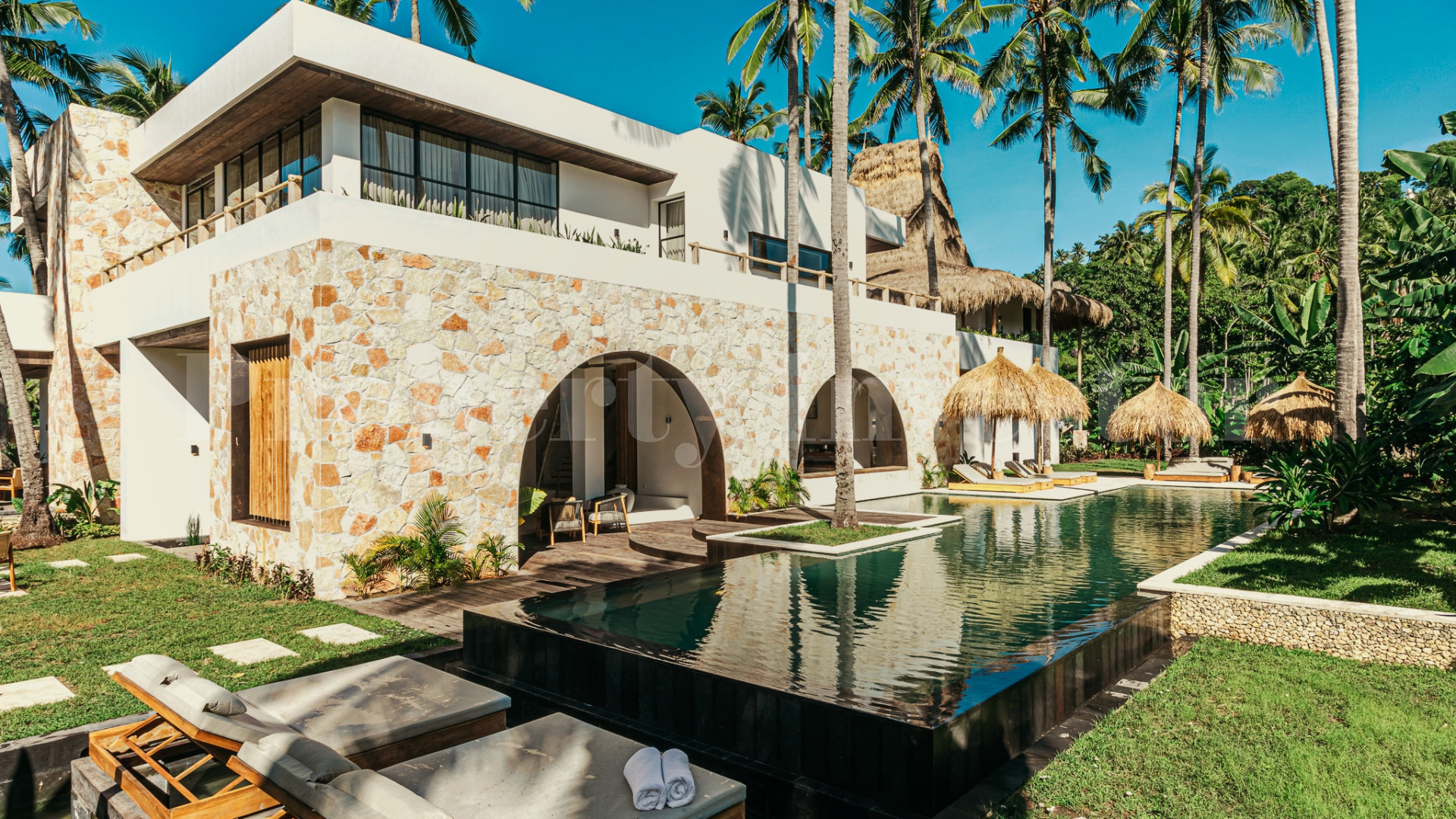 Elegant 6 Bedroom Luxury Boutique Estate & Retreat for Sale in Indonesia