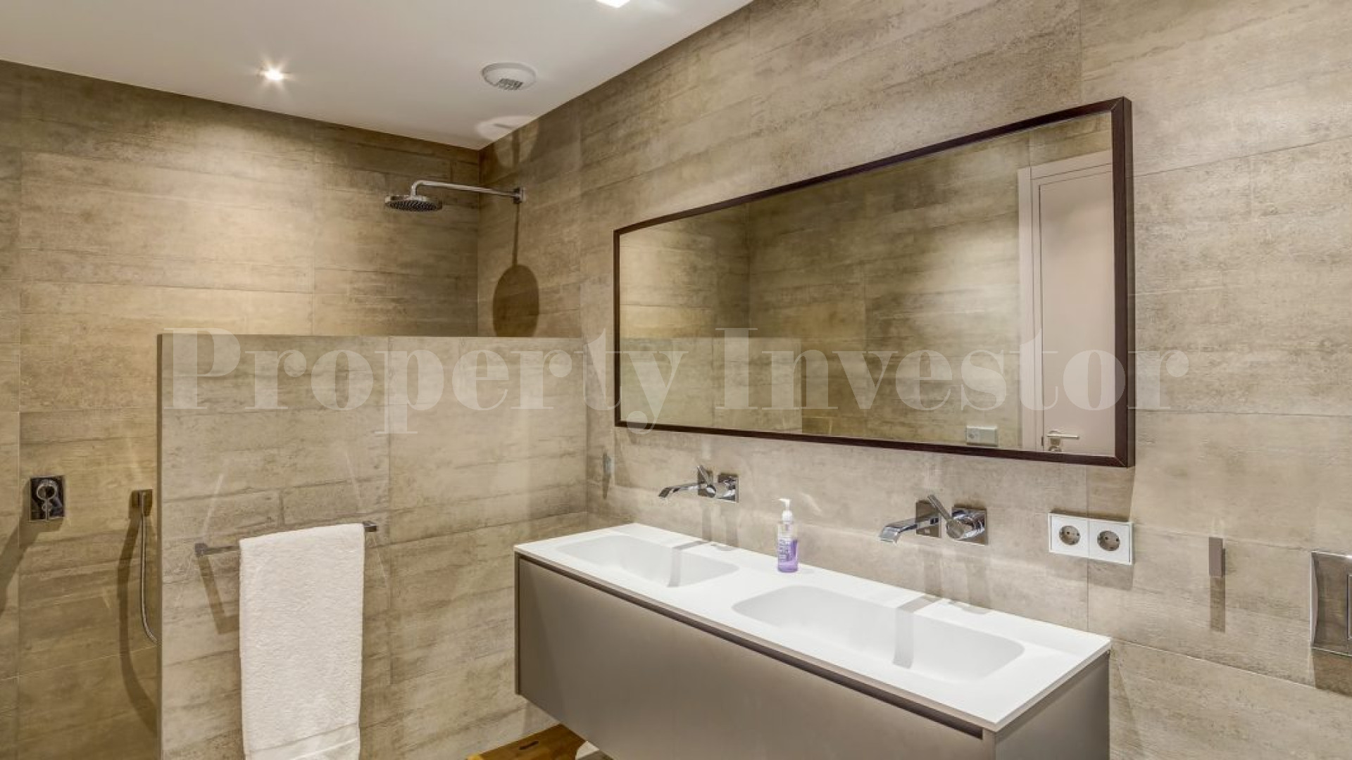 Chic 6 Bedroom Designer Sea View Villa in Sought After Location of Santa Ponsa