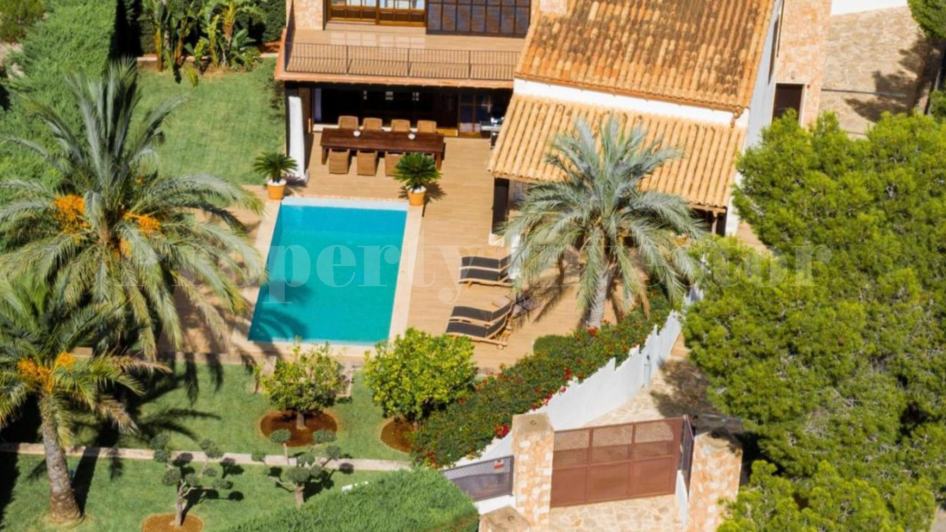 Красивая вилла на 4 спальни в традиционном  средиземноморском стиле в Портальс-Ноус, Майорка