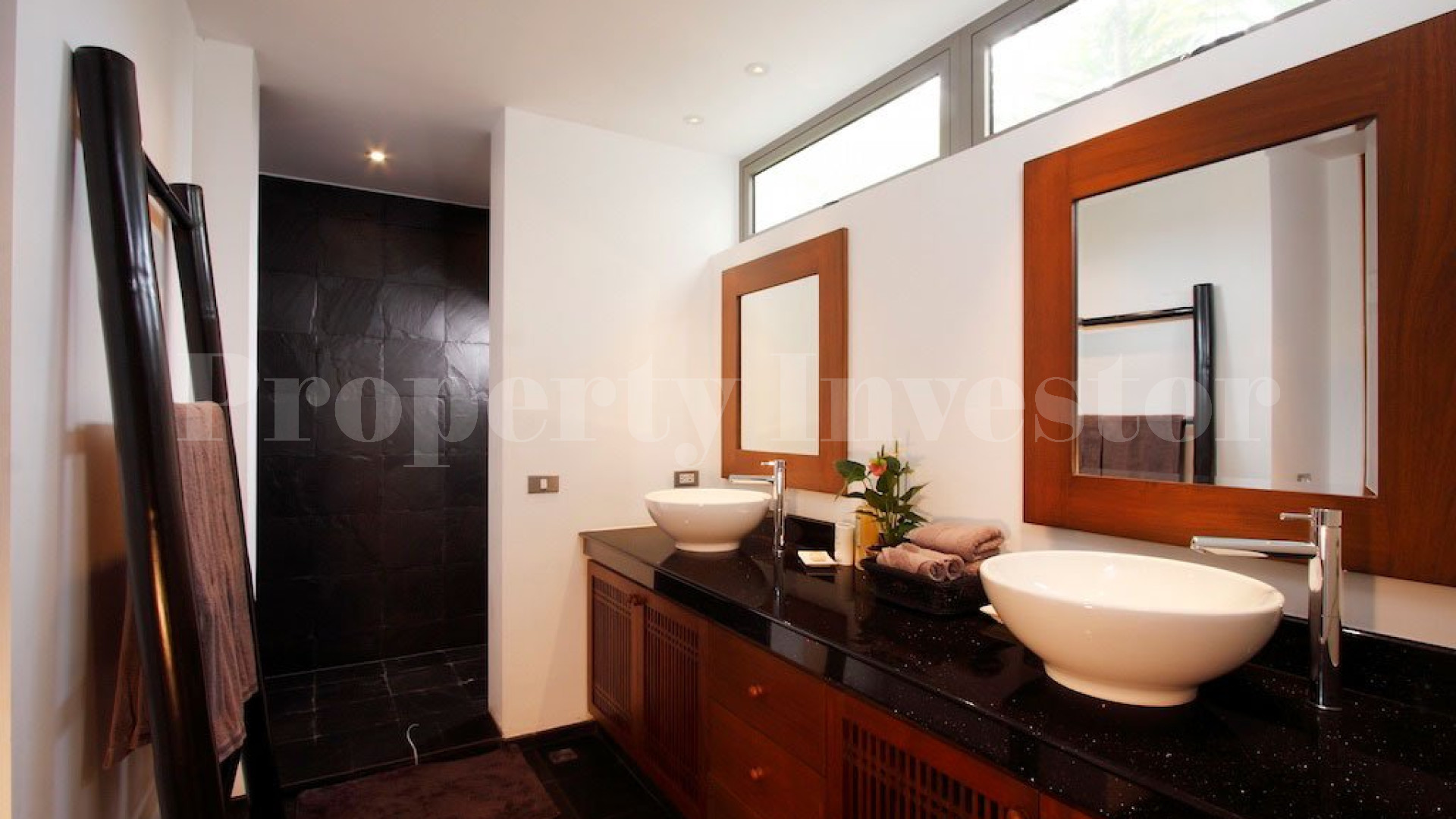 5 Bedroom Luxury Hillside Villa in Layan