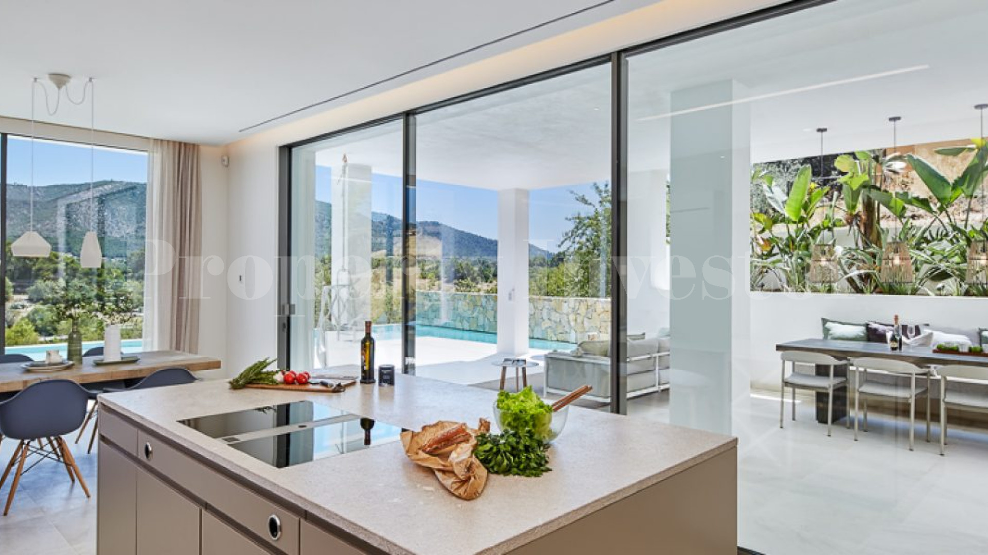 Modern New Build 5 Bedroom Villa with Fantastic Landscape Views in Calvia