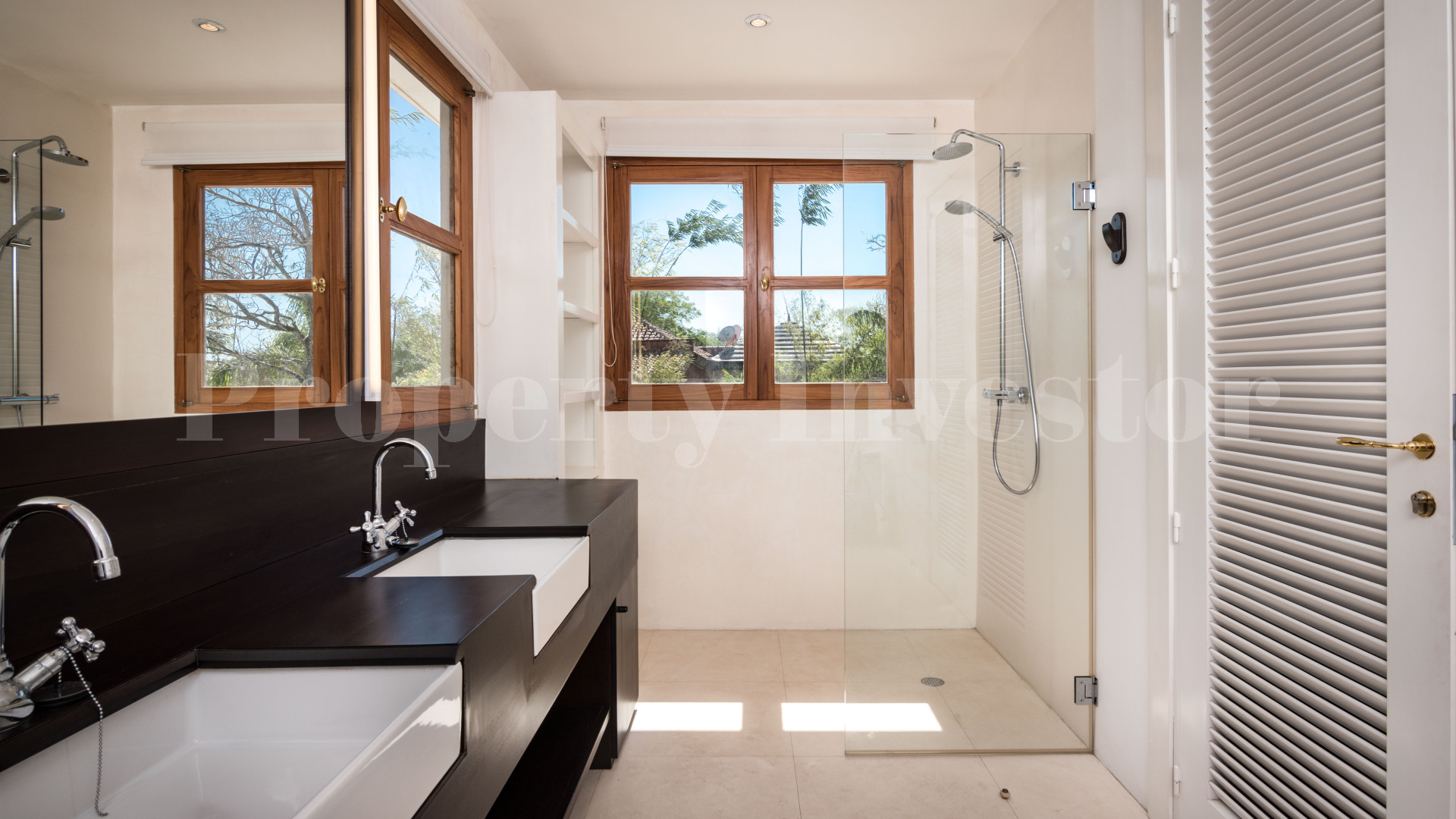 Elegant 5 Bedroom Luxury Tropical Estate for Sale in Pedasi, Panama