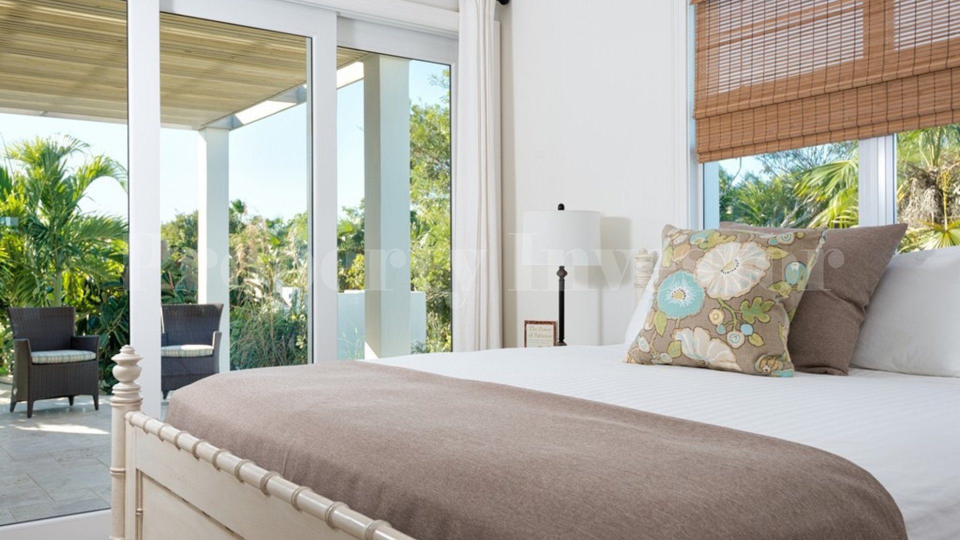 Exclusive Luxury 4 Bedroom Beachfront Villa in Turks & Caicos