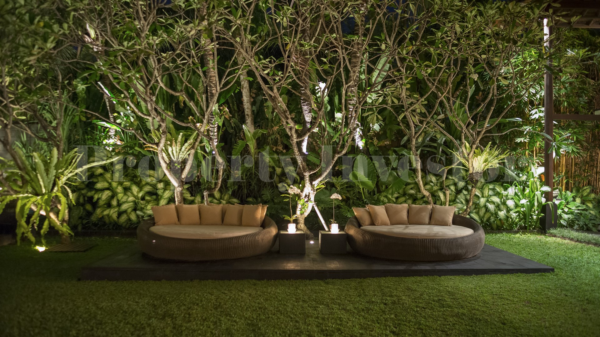 Chic 3 Bedroom Modern Balinese Villa in Prime Location for Sale in Seminyak, Bali