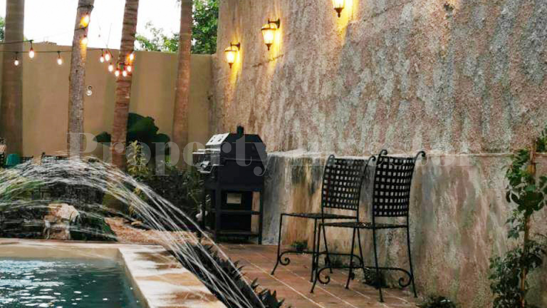 Beautifully Renovated 2 Bedroom Colonial Home for Sale in Merida